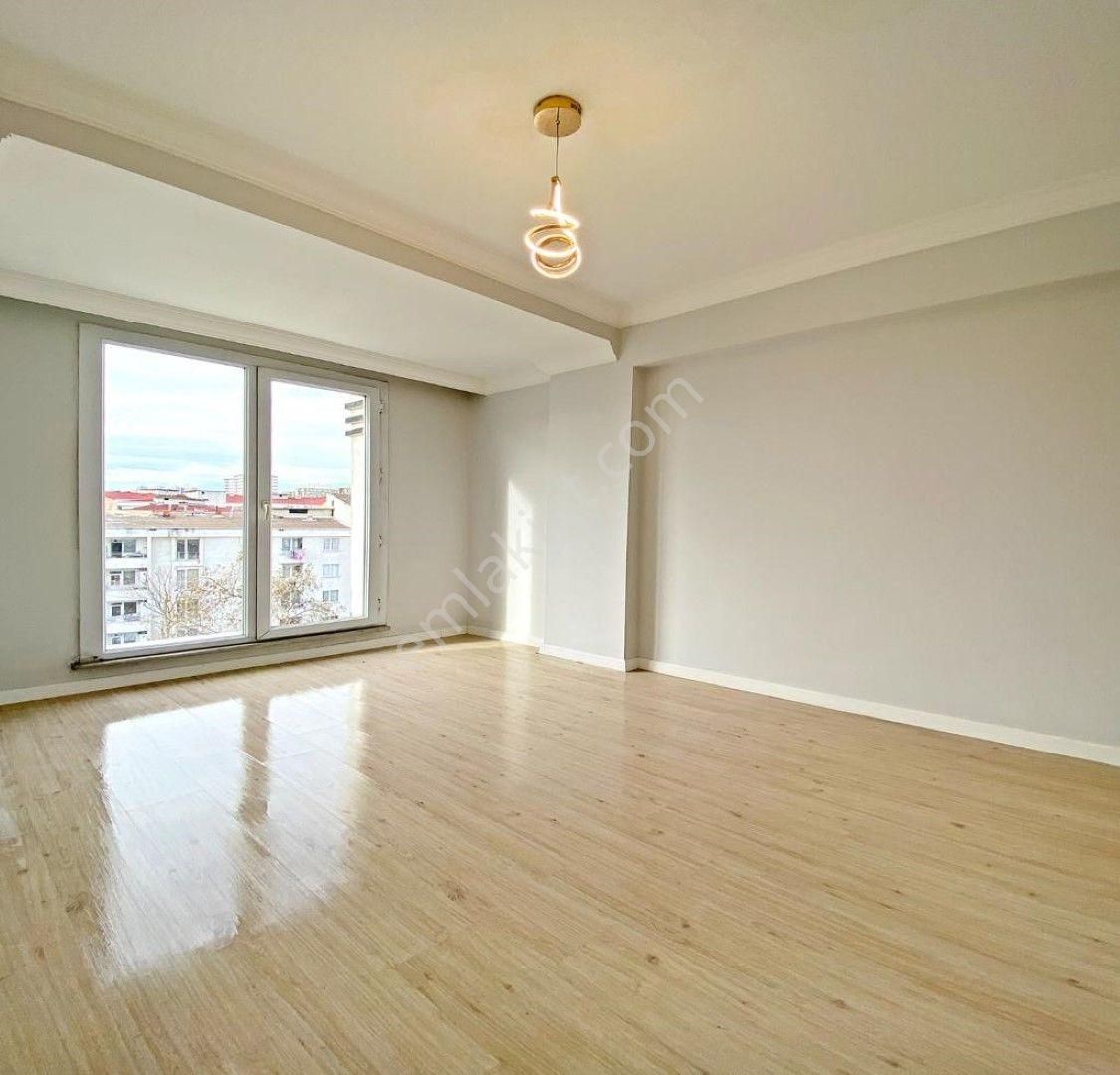 Kale Yapıdan Metrobüs Lokasyonun Da Satılık 2+1 Daire - Görsel 29