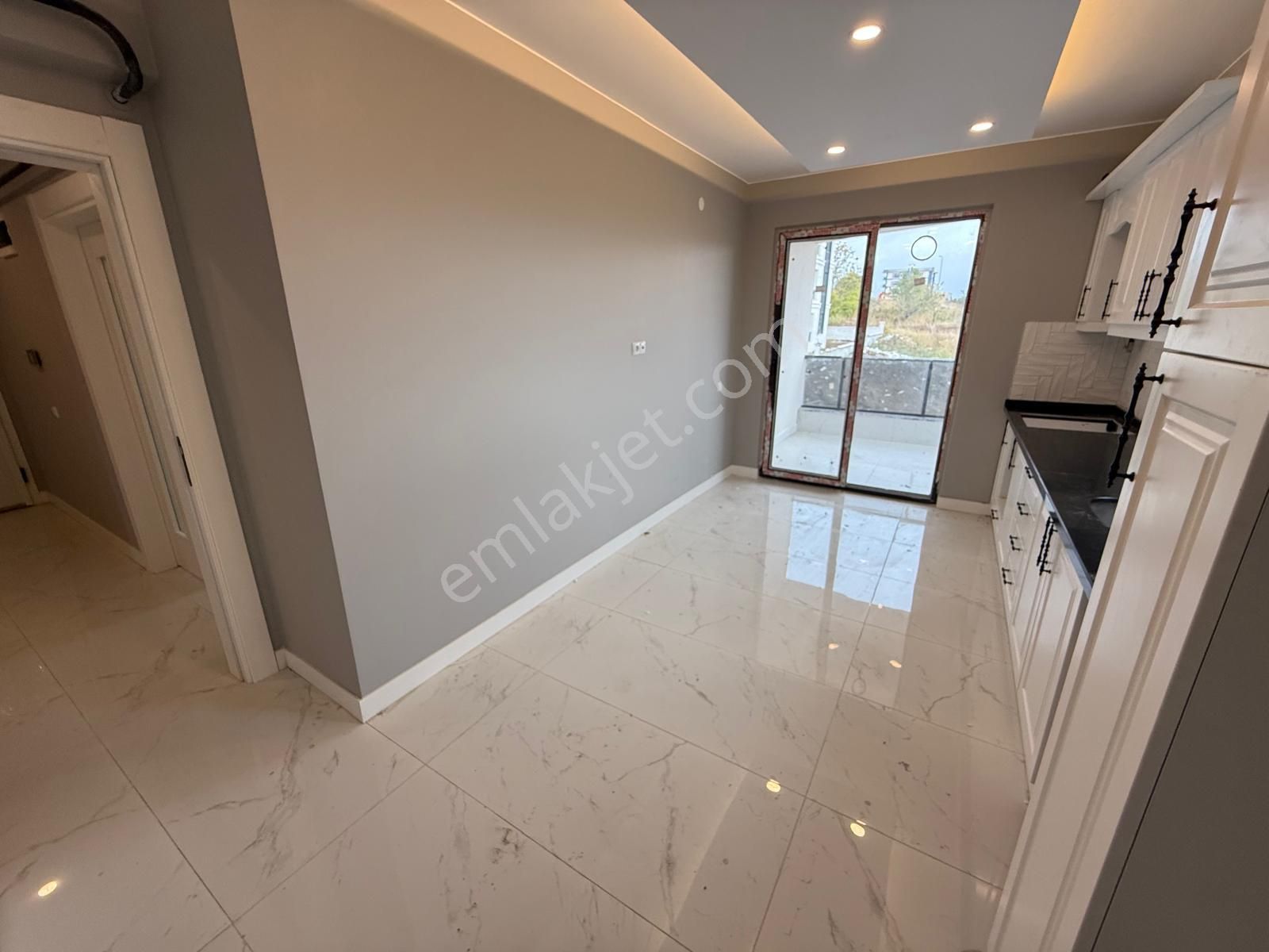 Delux'den Atatürk Mahallesi Gözde Konumda Satılık Lux 3+1 Daire - Görsel 4