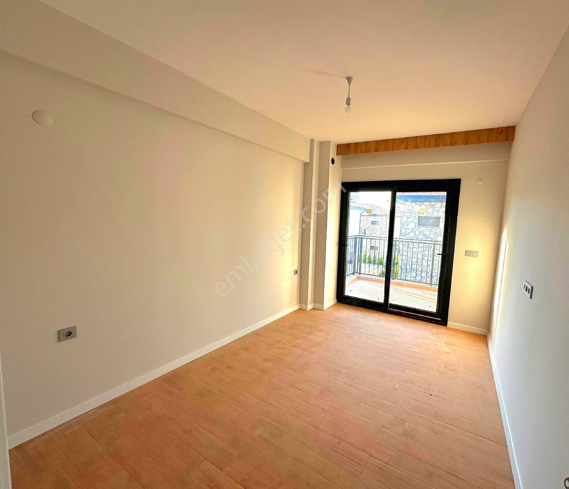 Davutlarda Özel Havuzlu Tek Müstakil 2+1 Bahçeli Sıfır Villa - Görsel 14