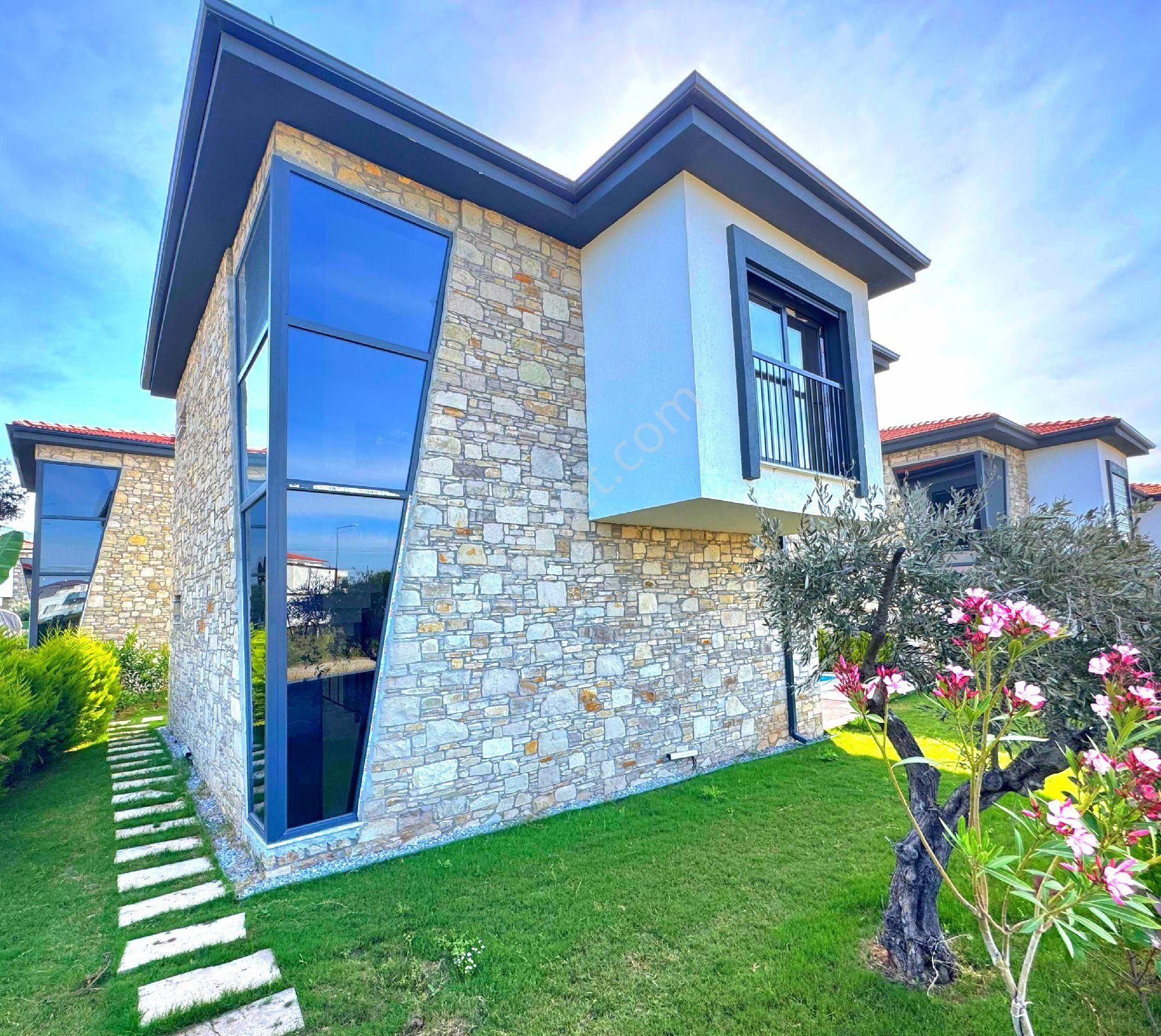 Davutlarda Özel Havuzlu Tek Müstakil 2+1 Bahçeli Sıfır Villa - Görsel 4