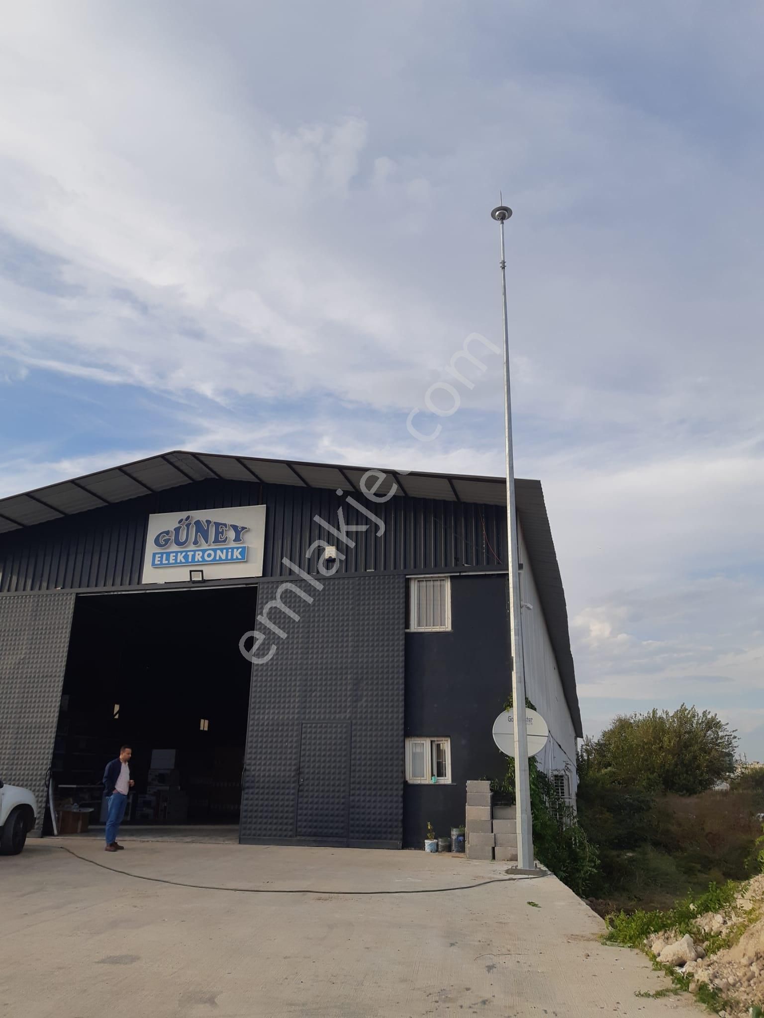 Kiralık İşyeri Depo Veya Atölye Antalya Yenigöl De 2900 M2 - Görsel 2