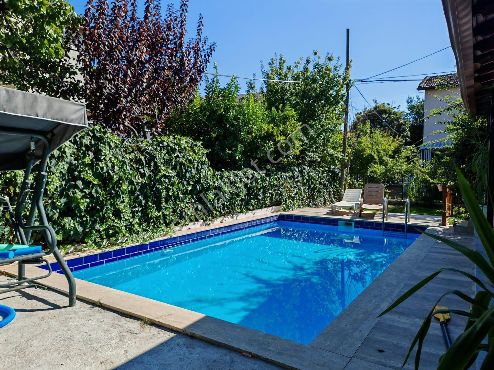 Kuşadası Sitelerde Sahile 50 M Özel Havuzlu Doğalgazlı 4+1 Otaparkli Satılık Villa - Görsel 10