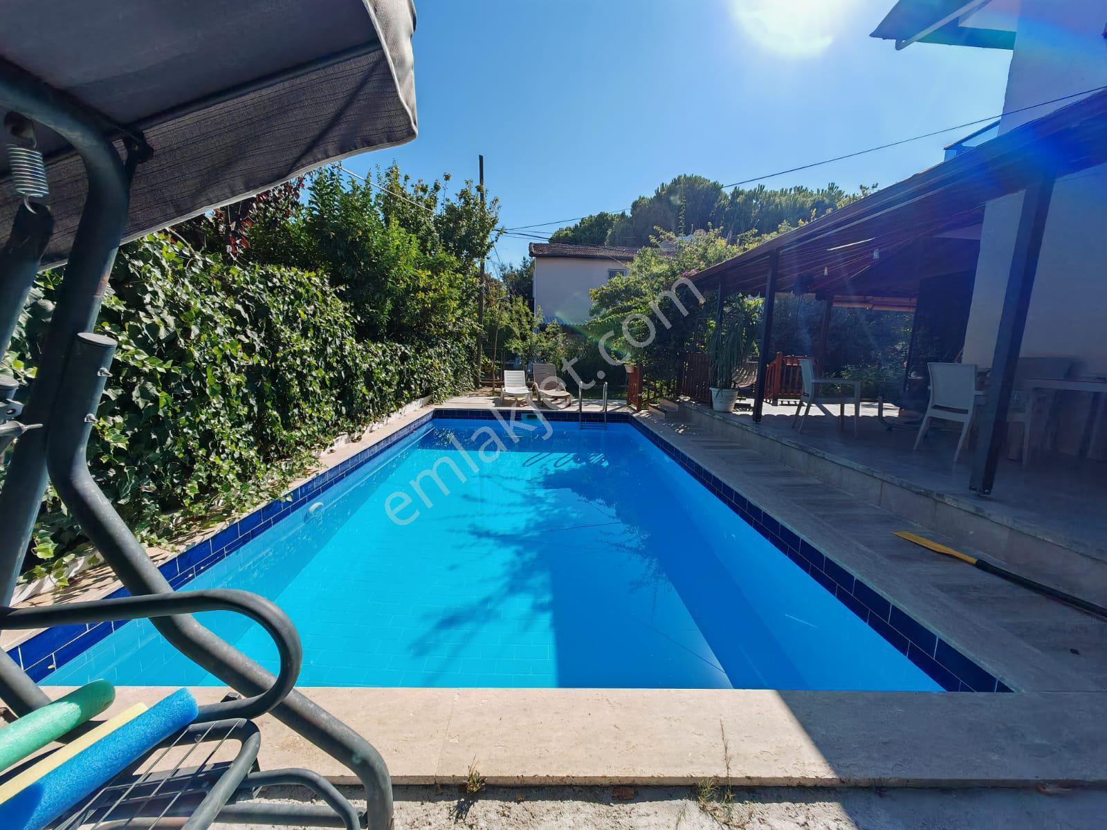 Kuşadası Sitelerde Sahile 50 M Özel Havuzlu Doğalgazlı 4+1 Otaparkli Satılık Villa - Görsel 12