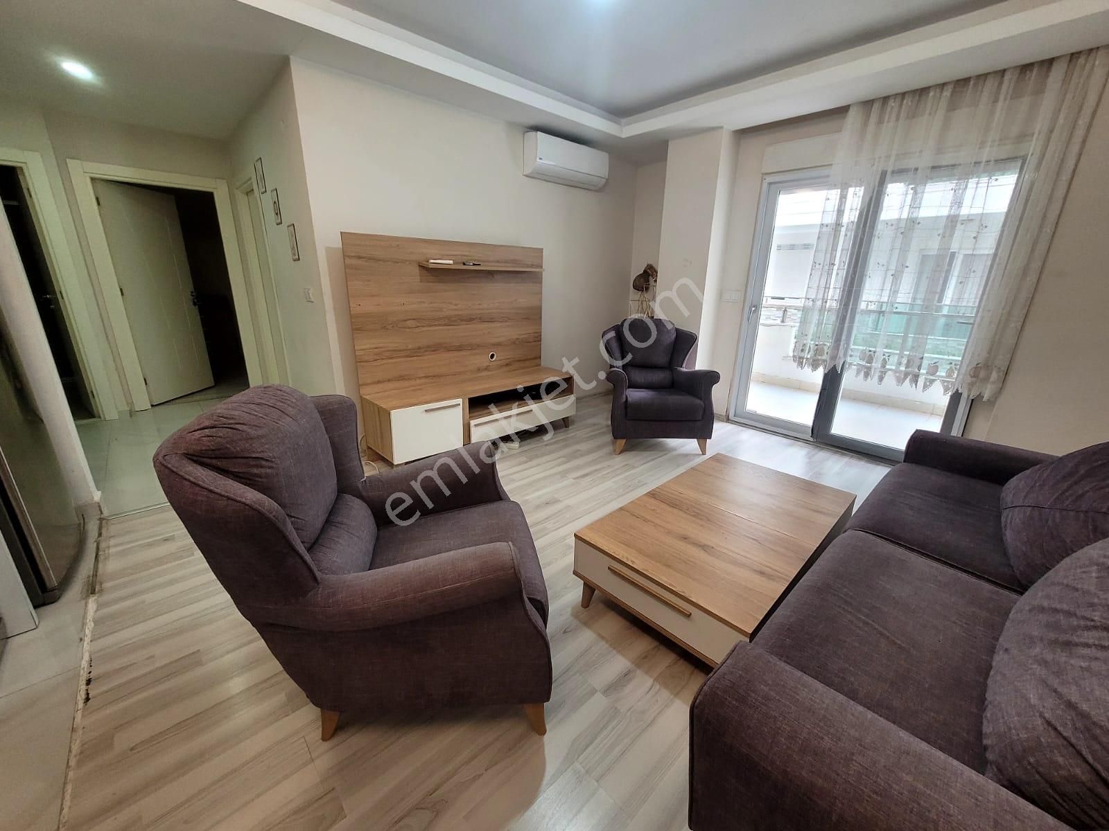 Sarısu'da Güvenlikli Ve Havuzlu Sitede 2+1 Giriş Kat Satılık Daire