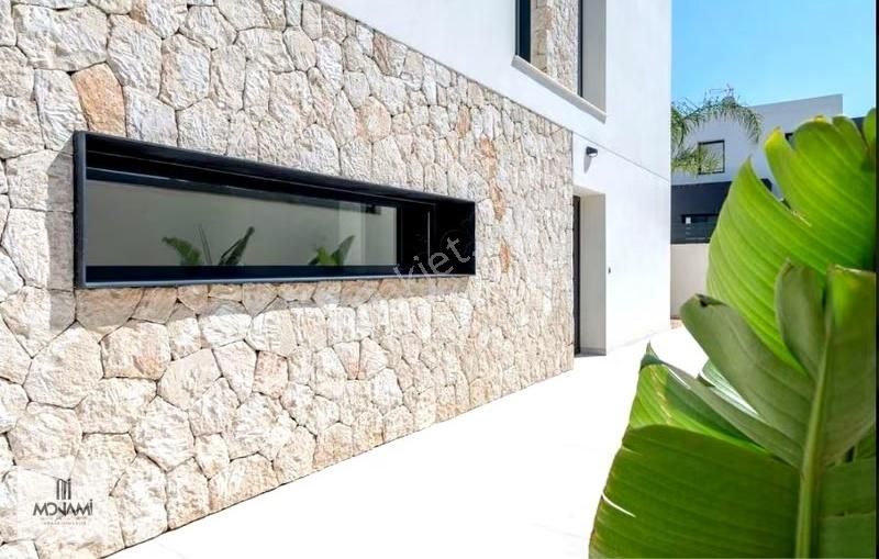 Sıfır Lüx 3+1 Butik Villalar Urla Meydan Yakını Sahil 200mt - Görsel 4