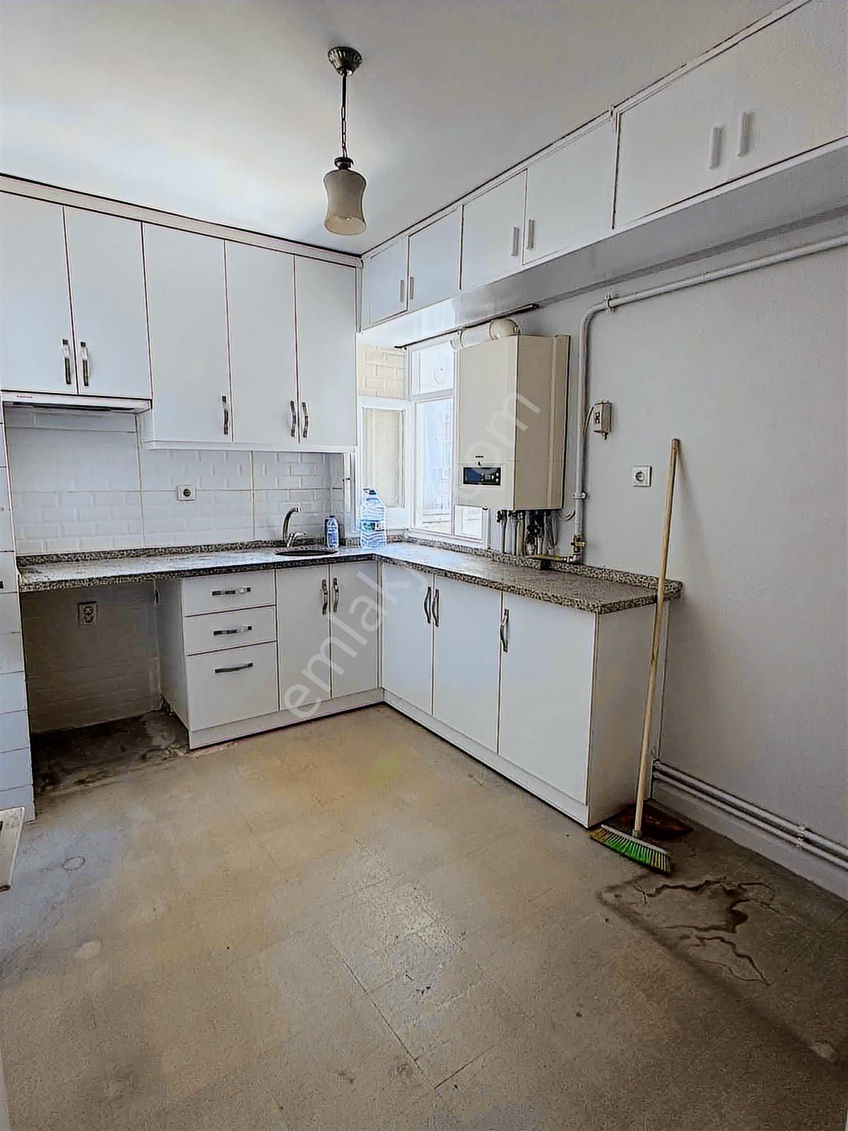 Manastır Emlak'tan İstiklal Caddesinde 3+1 Kiralık Daire...! - Görsel 3