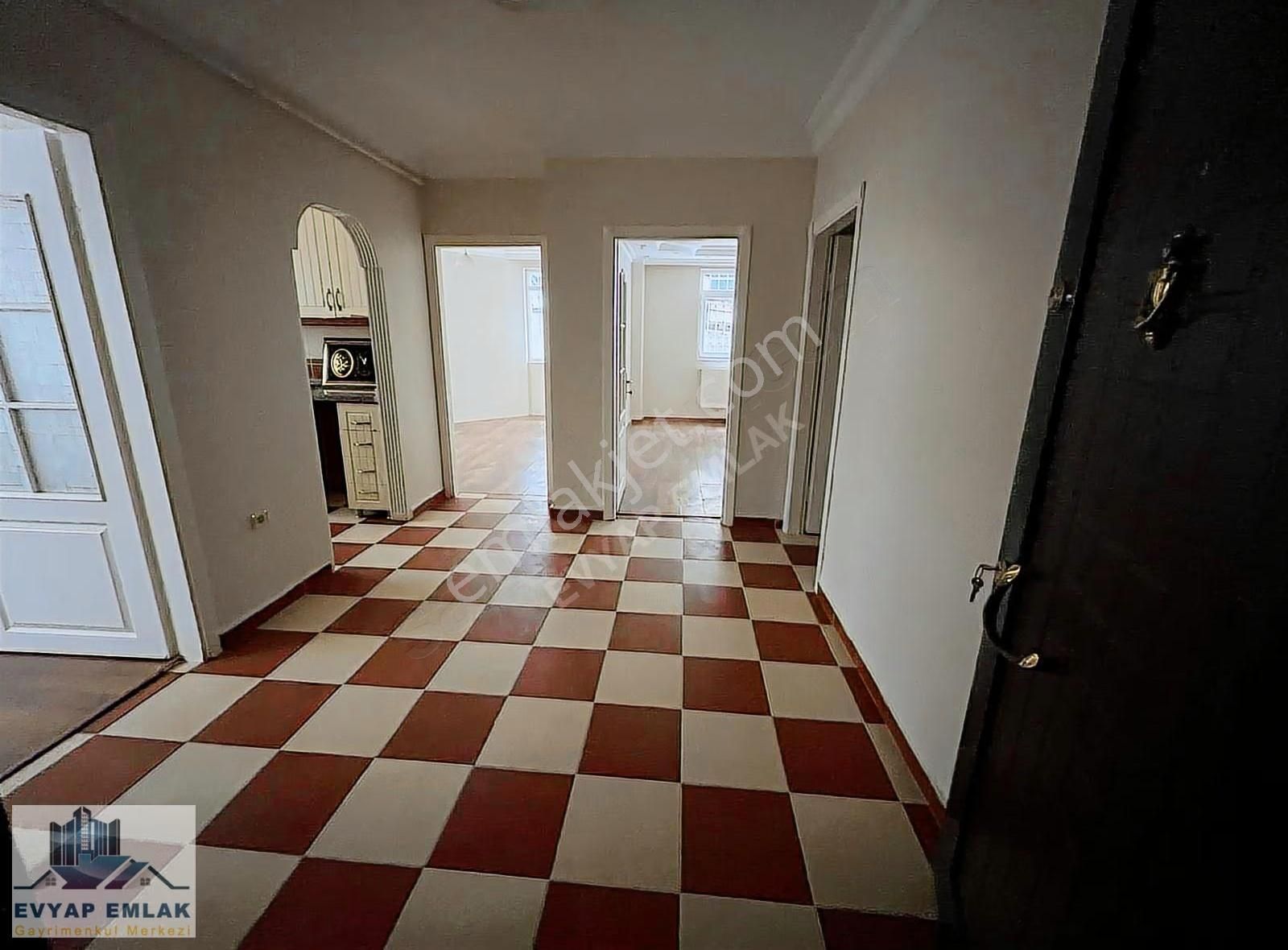 Köşe Binada 3+1 Asansörlü Balkonlu Bahçekatı - Görsel 7