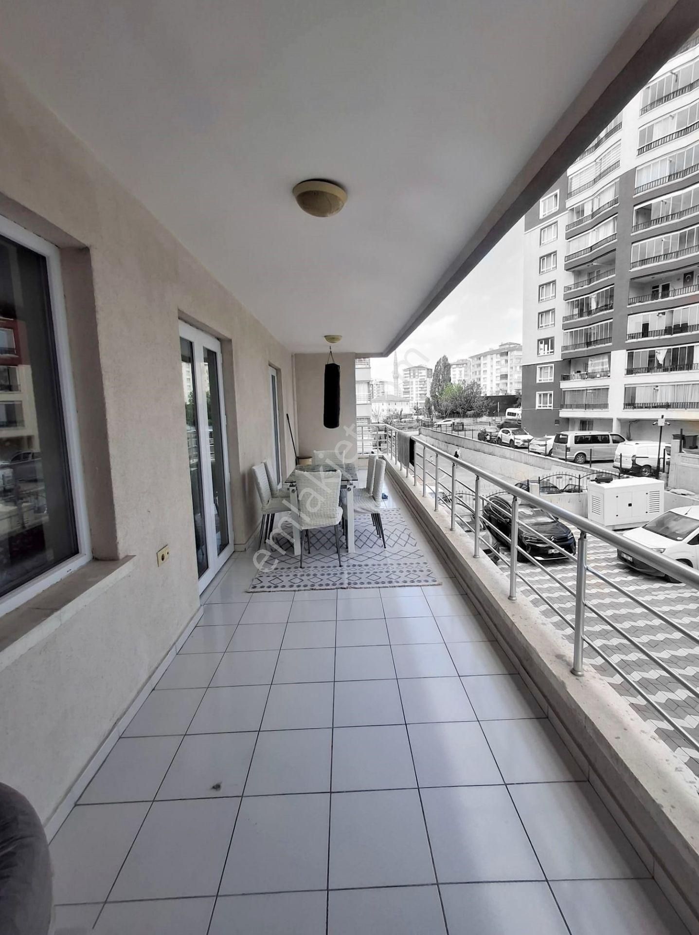 Andan Kaletepe Mah Ünsal Cadde Yakınında Ara Katta Geniş 4+1 - Görsel 15