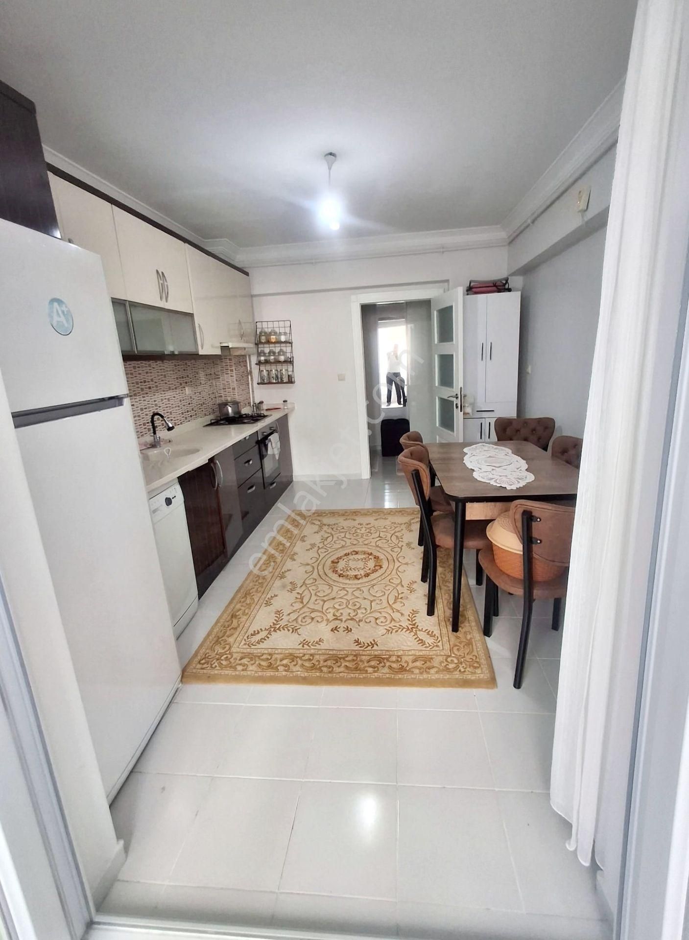 Andan Kaletepe Mah Ünsal Cadde Yakınında Ara Katta Geniş 4+1 - Görsel 6