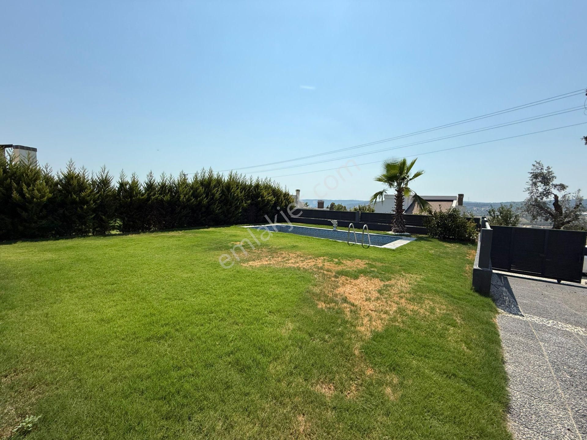 Urla Hekimköy Sitesinde Satılık 5+2 Müstakil Havuzlu Villa - Görsel 2