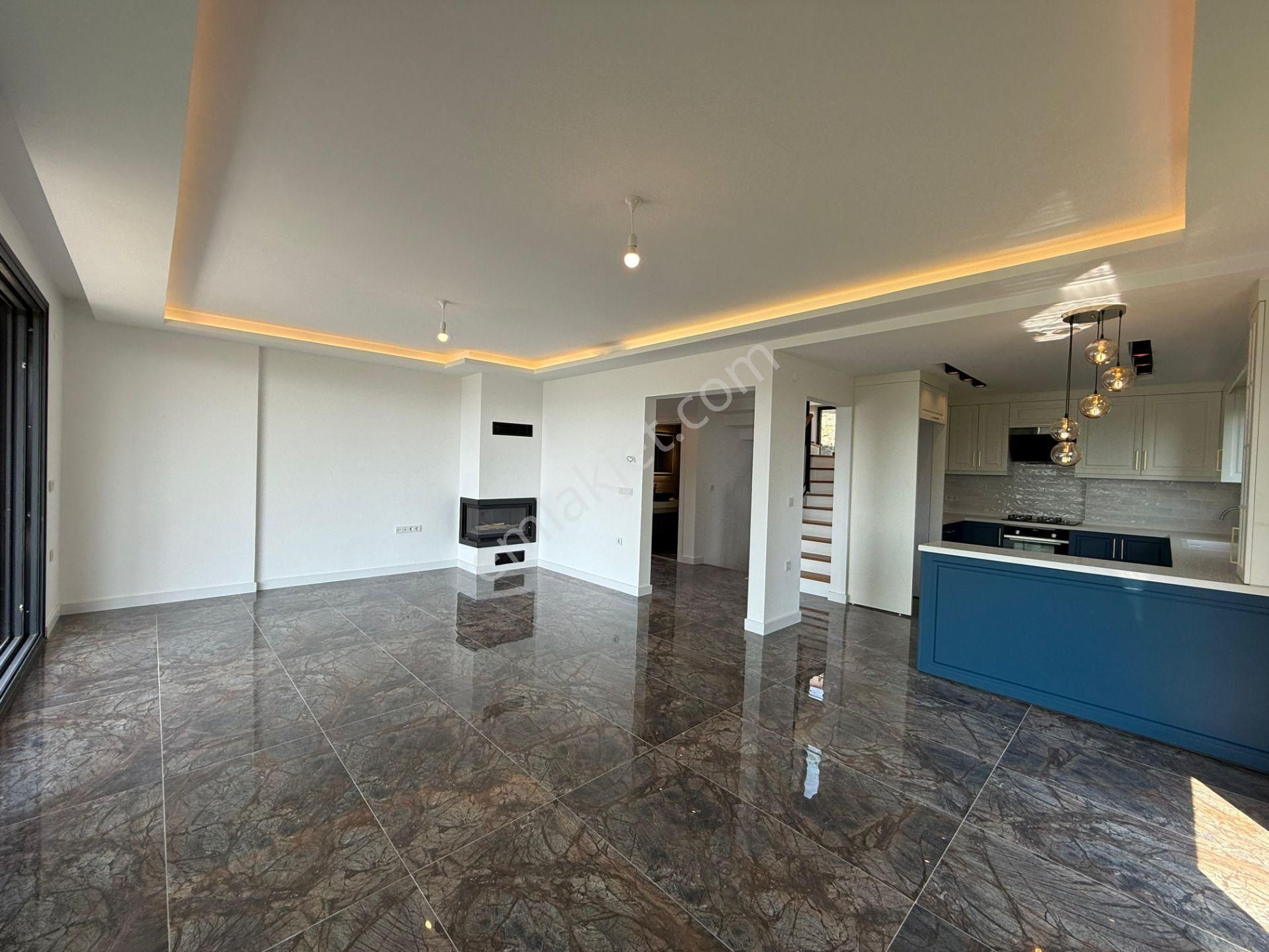 Urla Hekimköy Sitesinde Satılık 5+2 Müstakil Havuzlu Villa - Görsel 5