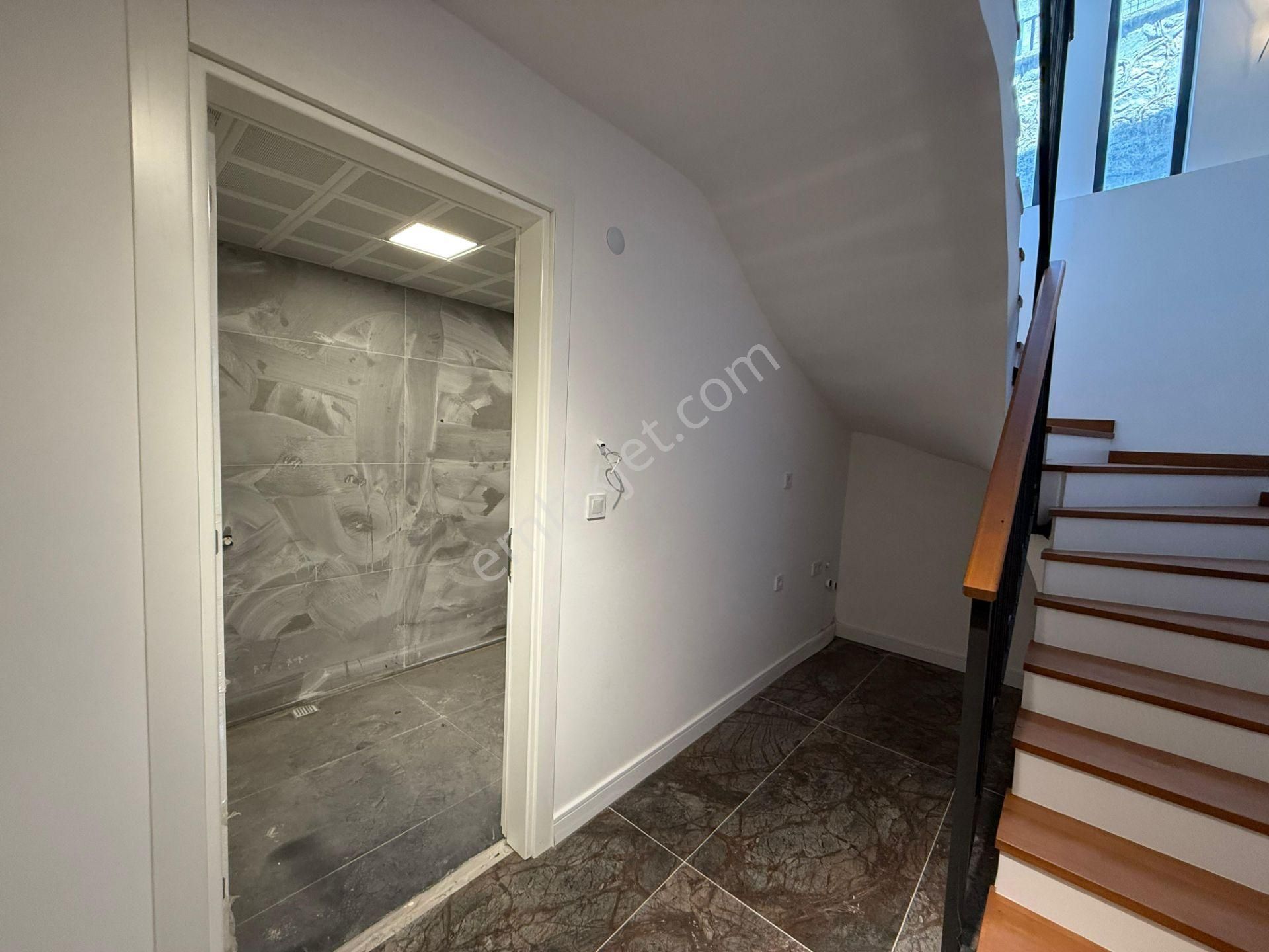 Urla Hekimköy Sitesinde Satılık 5+2 Müstakil Havuzlu Villa - Görsel 24