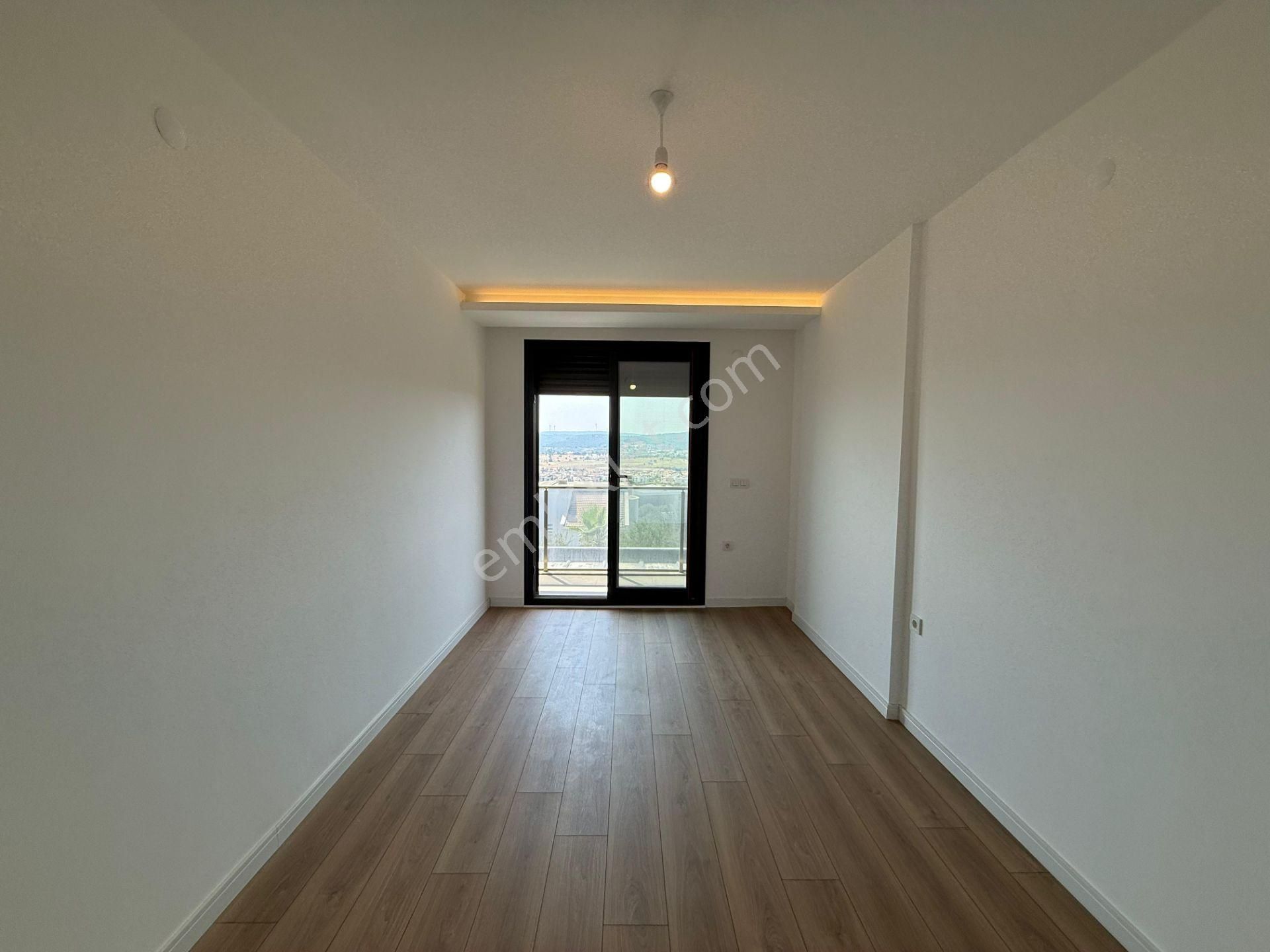 Urla Hekimköy Sitesinde Satılık 5+2 Müstakil Havuzlu Villa - Görsel 22