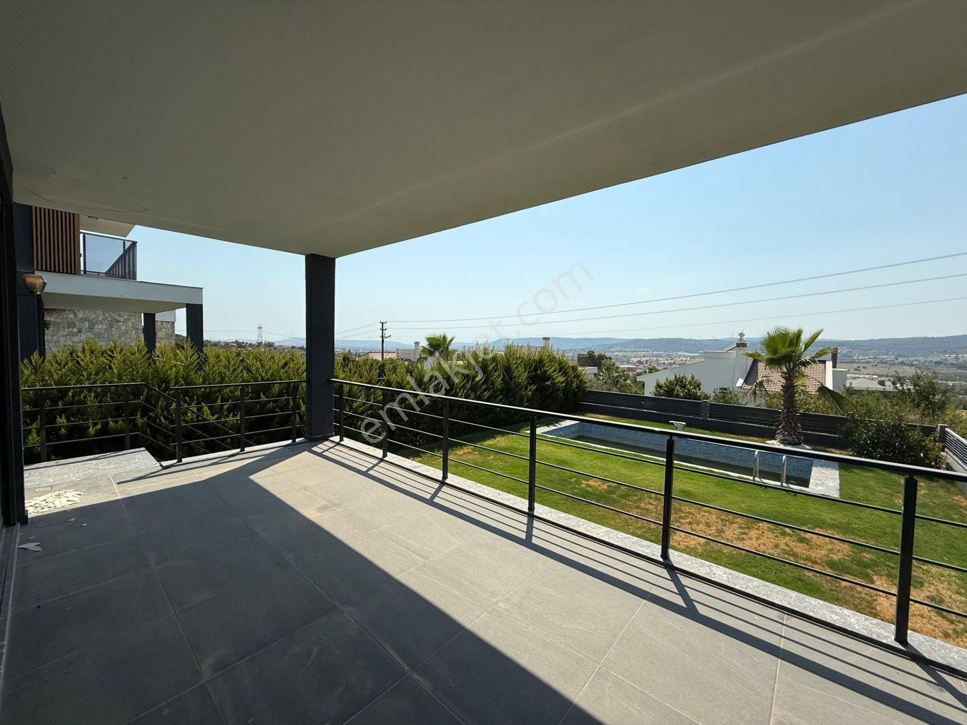 Urla Hekimköy Sitesinde Satılık 5+2 Müstakil Havuzlu Villa - Görsel 7