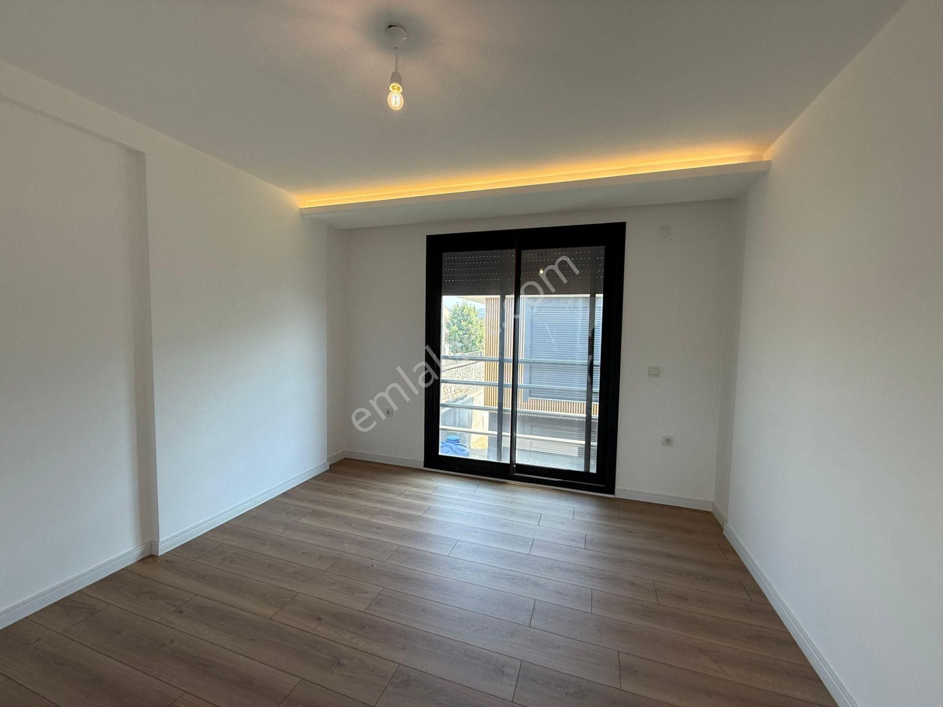 Urla Hekimköy Sitesinde Satılık 5+2 Müstakil Havuzlu Villa - Görsel 20