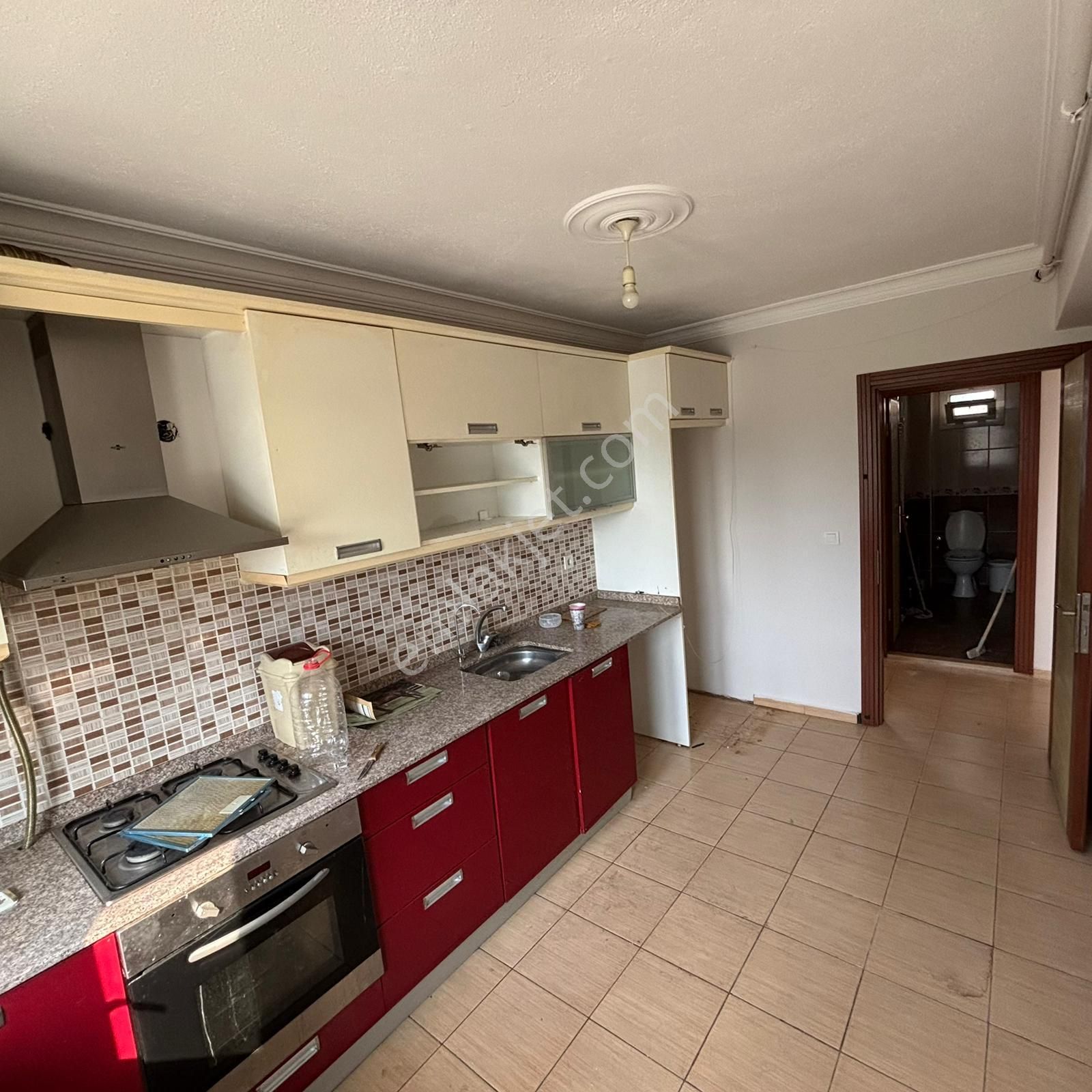 Menderes Turyap'tan Barbaros Mah. 2+1 Kiralık Köşe Daire