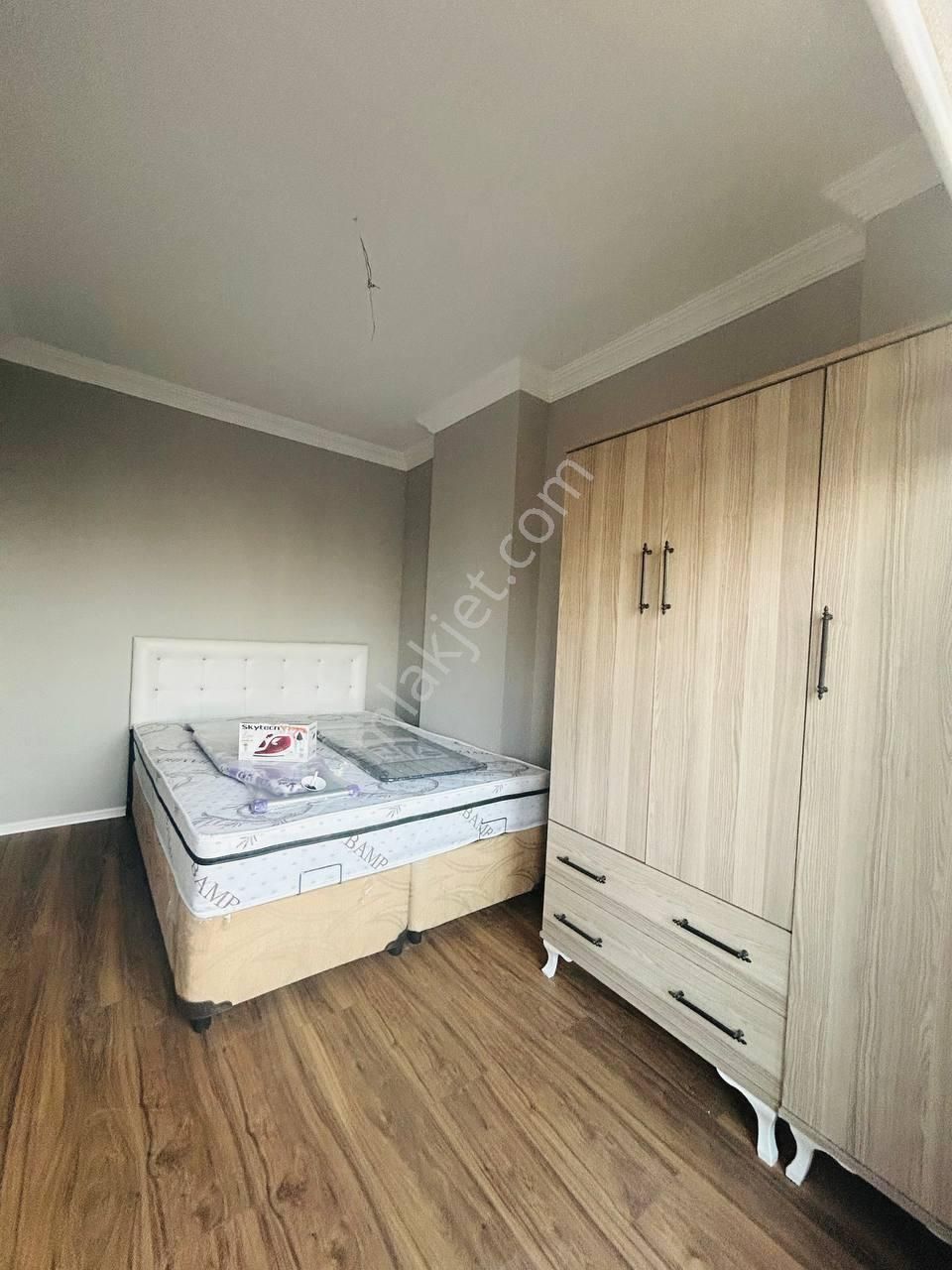 Kurupelitte Eşyalı Ara Kat Satılık 1+1 Daire - Görsel 11