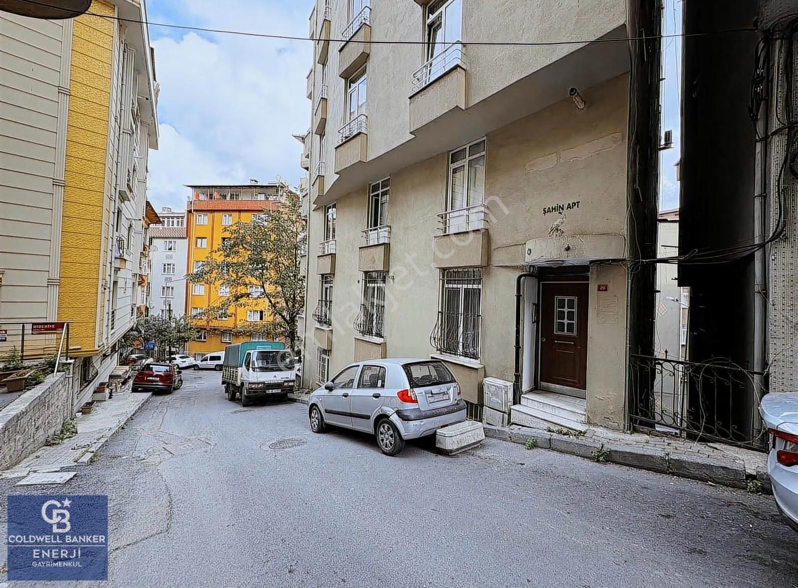 Yeni Tadilat Yapılmış Merkezi Konumda 2+1 Daire - Görsel 8