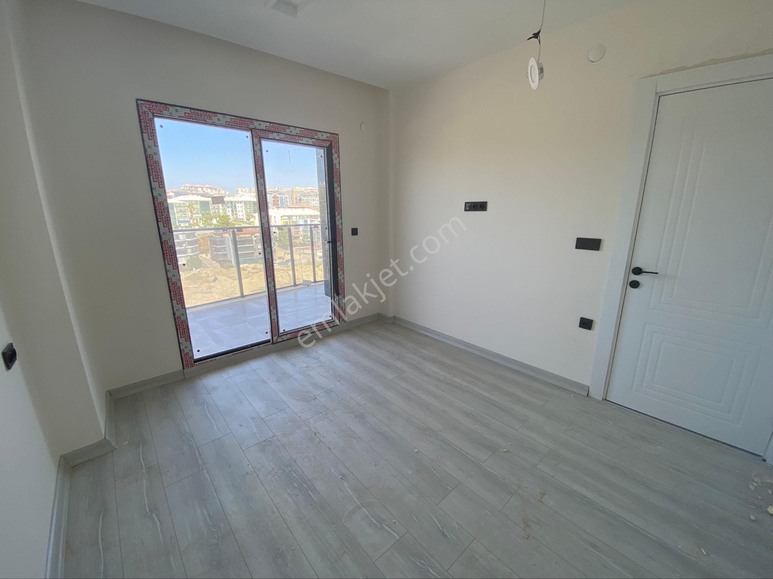 Kuşadası’da Merkezi Konumda Sıfır Satılık Rezidans Daire - Görsel 14