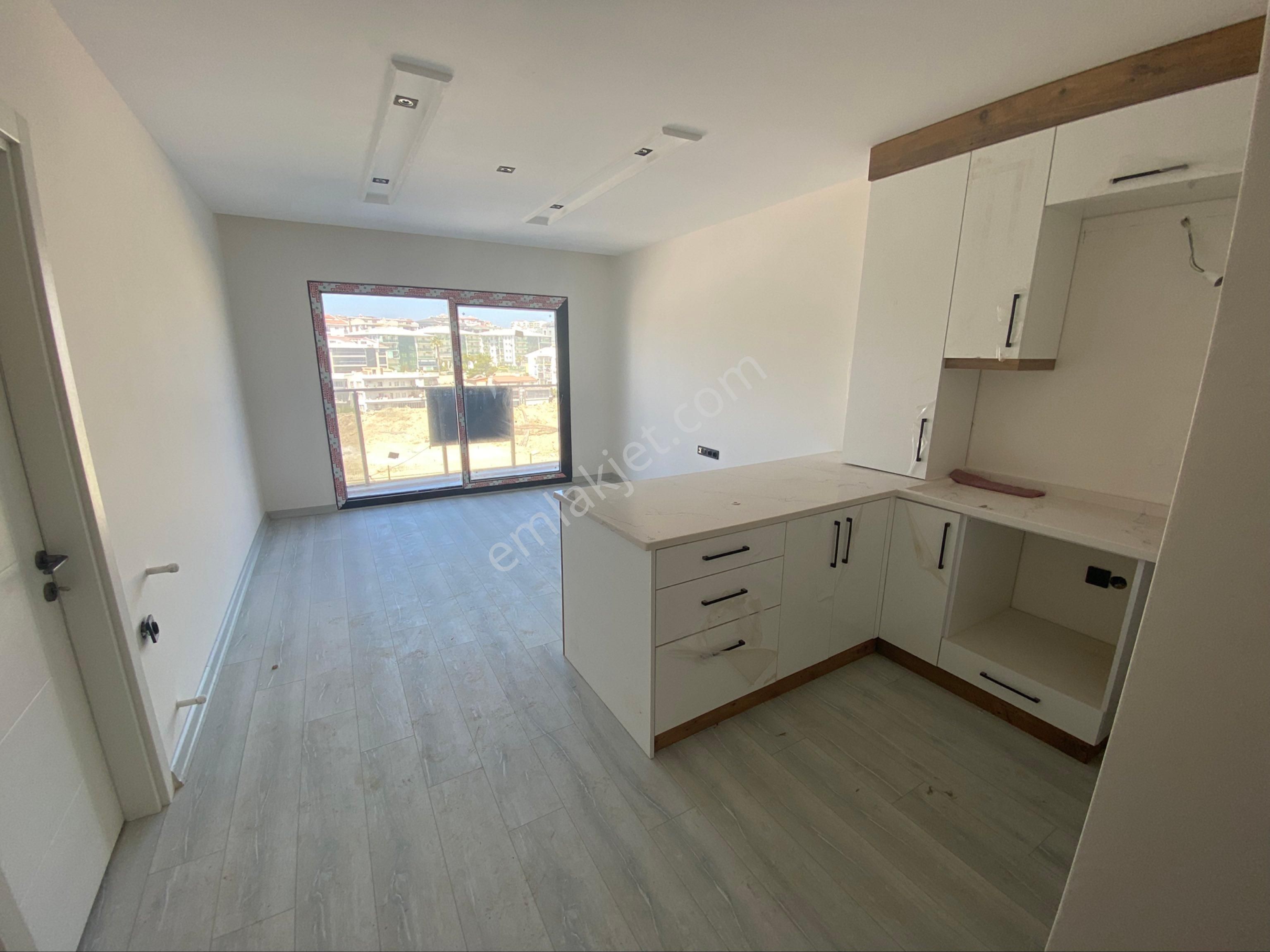 Kuşadası’da Merkezi Konumda Sıfır Satılık Rezidans Daire - Görsel 4