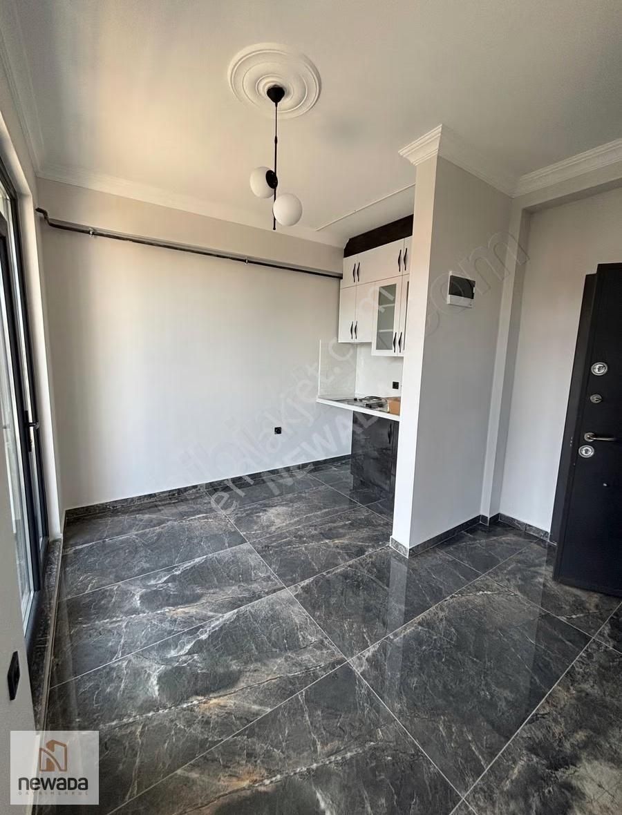 Serdivan 2. Cadde'de Yeni Bina'da Satılık Modern 1+0 Ofis - Görsel 12