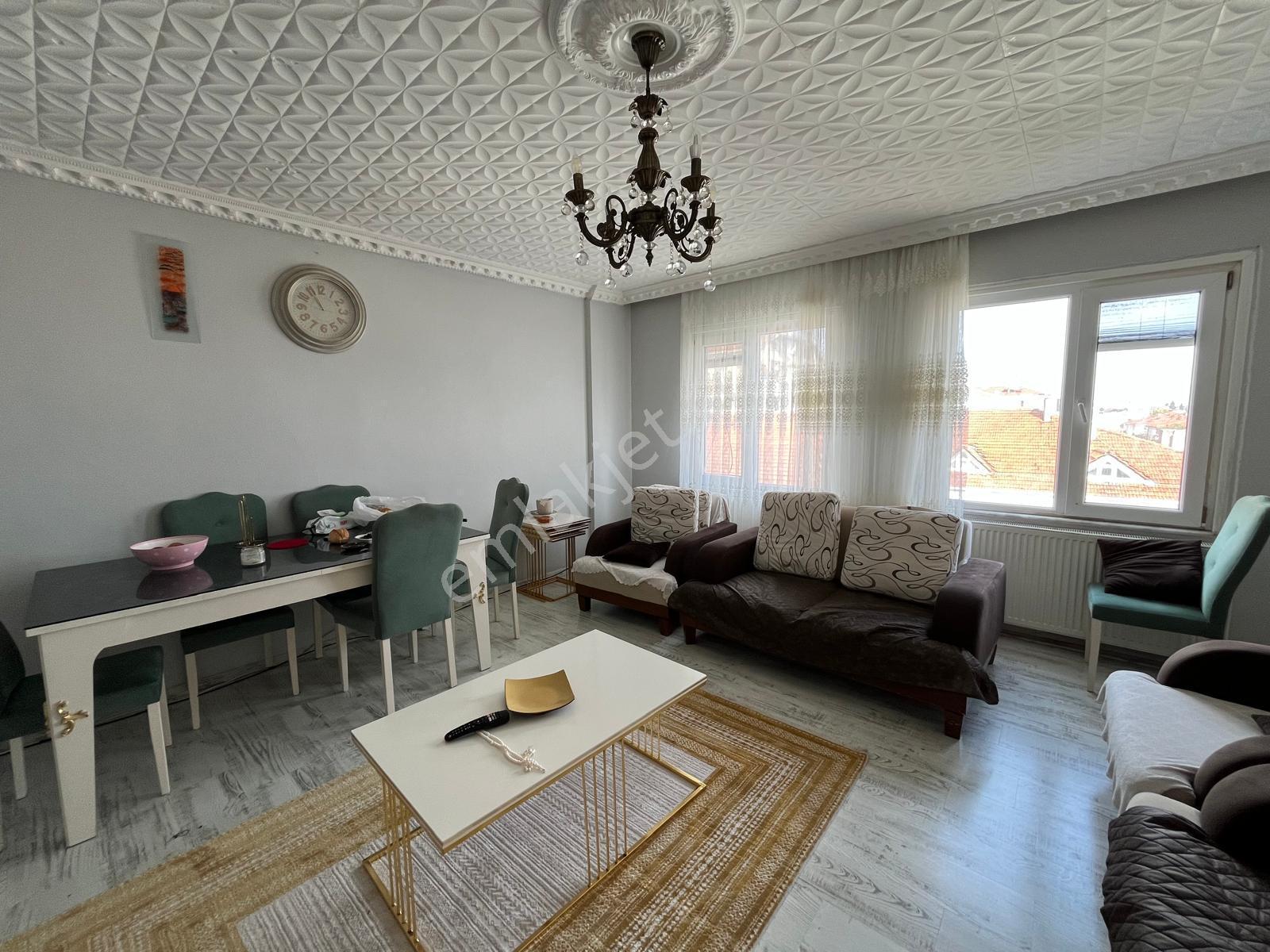 Merkezi Konumda, Yürüyerek Her Yere Ulaşım! 3+1 Bakımlı Daire! - Görsel 7