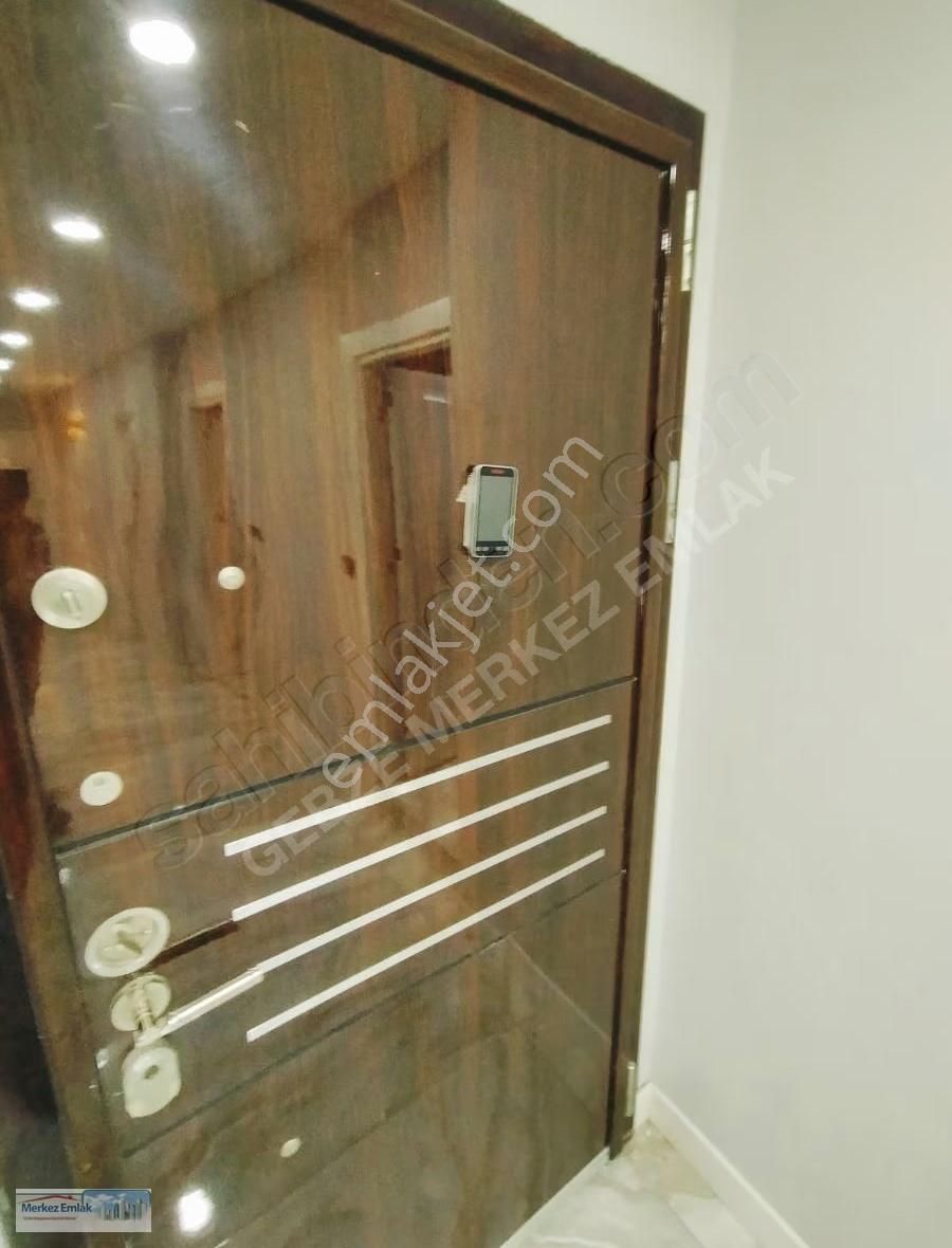 Merkez Emlak Armağan'dan 3+1 Ultra Lüx 200 2kat M2 İskanlı Geniş - Görsel 4