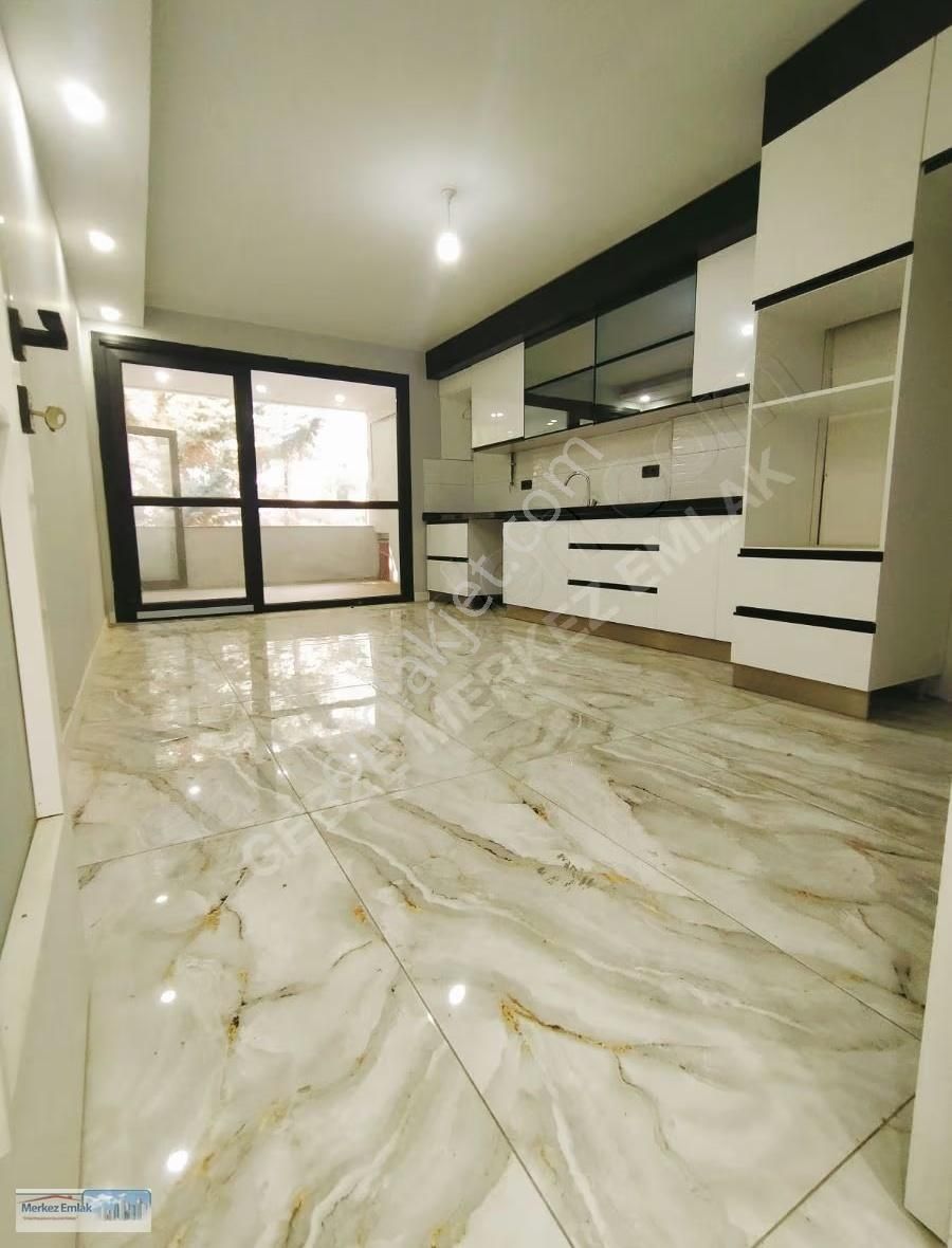 Merkez Emlak Armağan'dan 3+1 Ultra Lüx 200 2kat M2 İskanlı Geniş