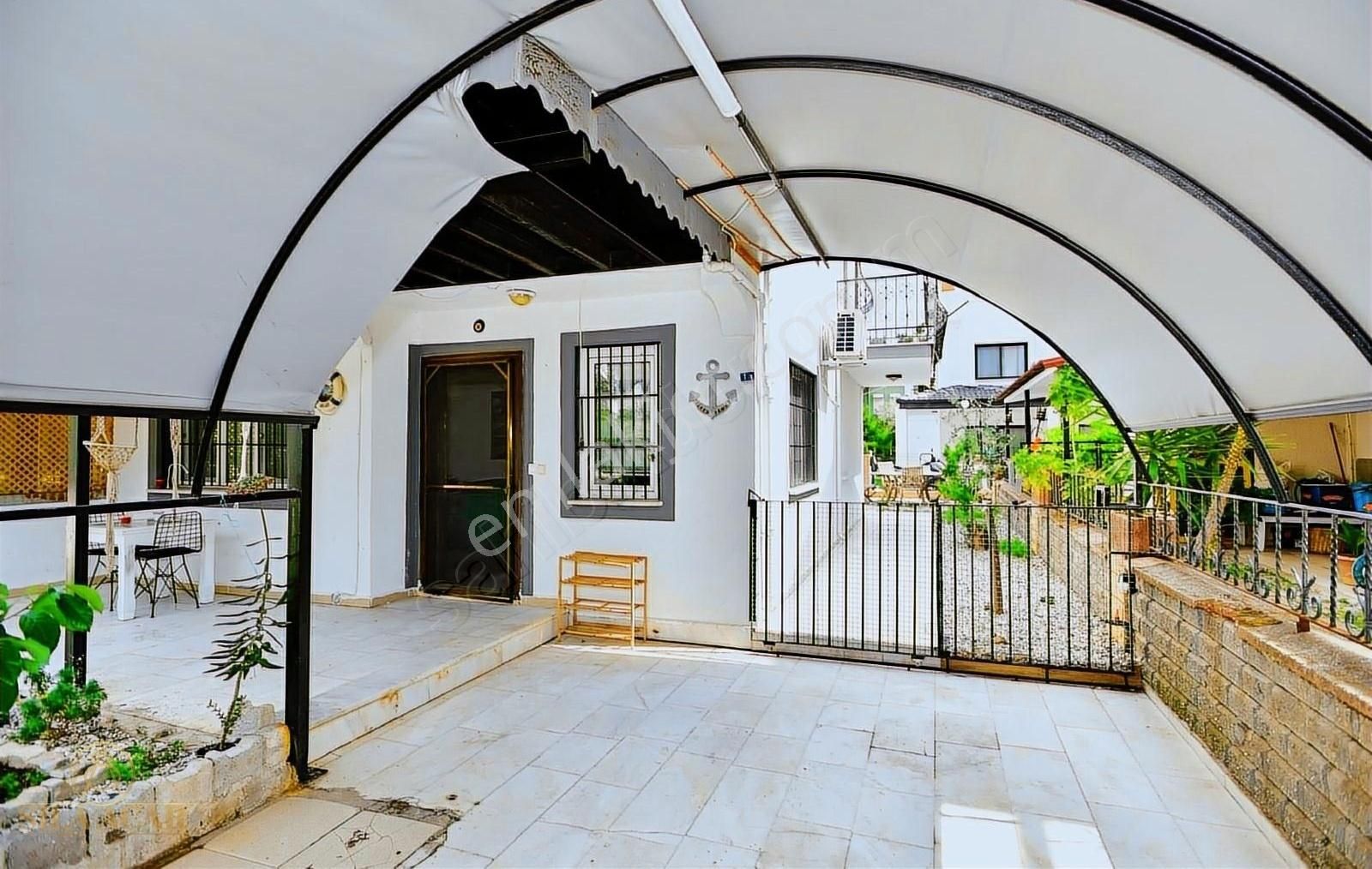 Sıla Acar'dan Akarca Mah. Sahil Bandında Satılık 4+1 Villa - Görsel 14