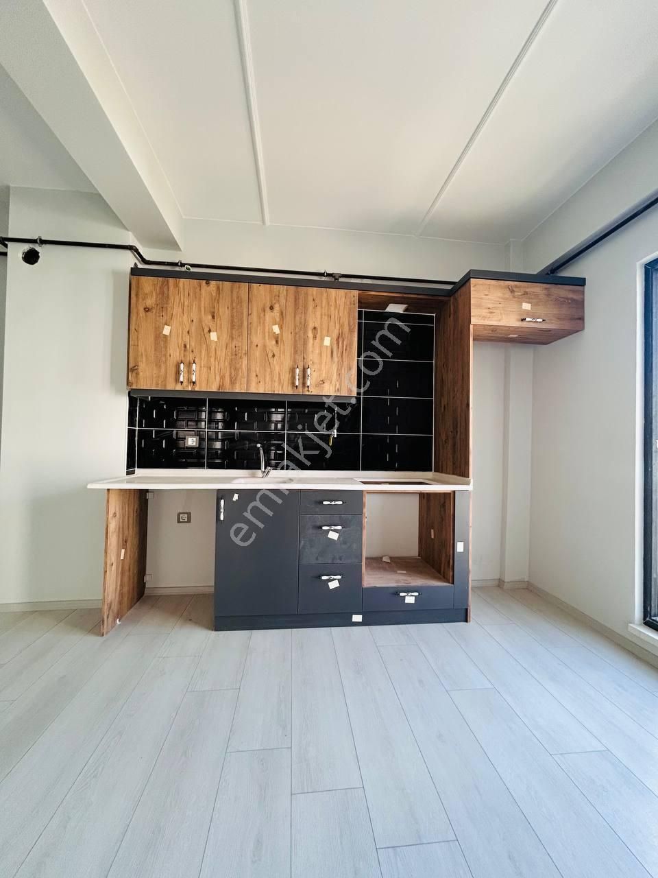 Atakumda İskanlı Binada Ara Kat Satılık Sıfır 1+1 - Görsel 3