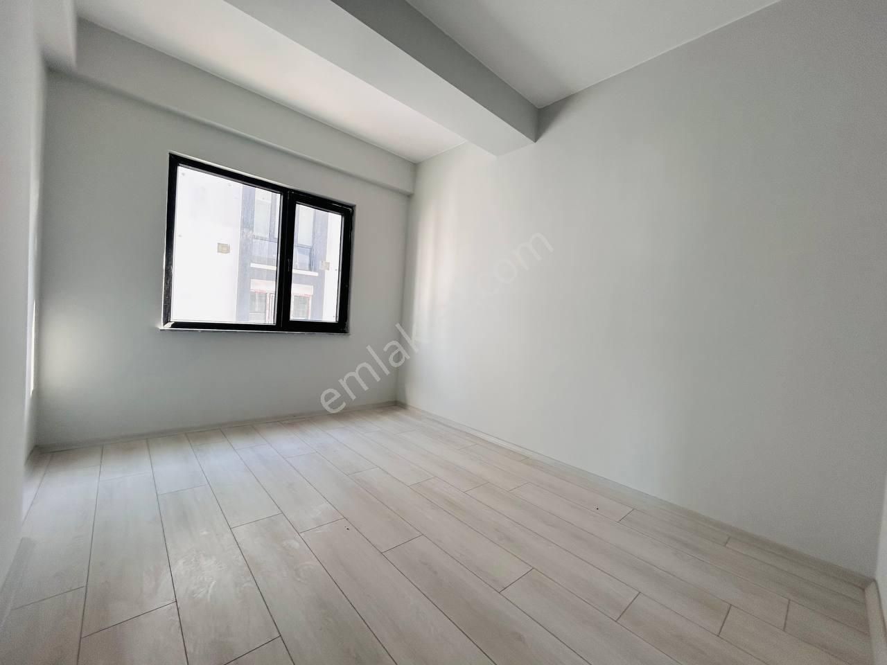 Atakumda İskanlı Binada Ara Kat Satılık Sıfır 1+1 - Görsel 12