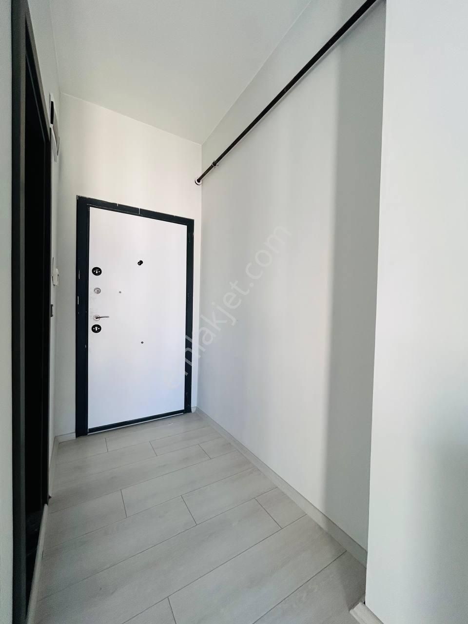 Atakumda İskanlı Binada Ara Kat Satılık Sıfır 1+1 - Görsel 15