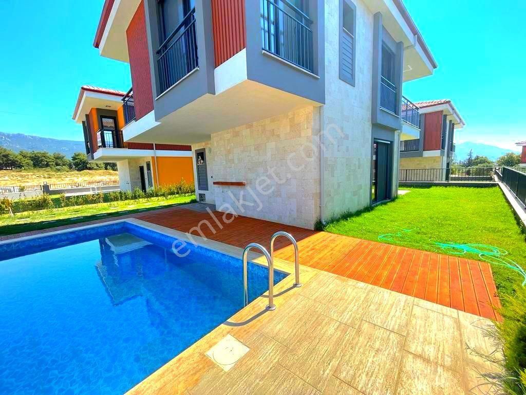 Davutlarda Özel Havuzlu Tek Müstakil Bahçeli 3+1 Sıfır Villa - Görsel 3