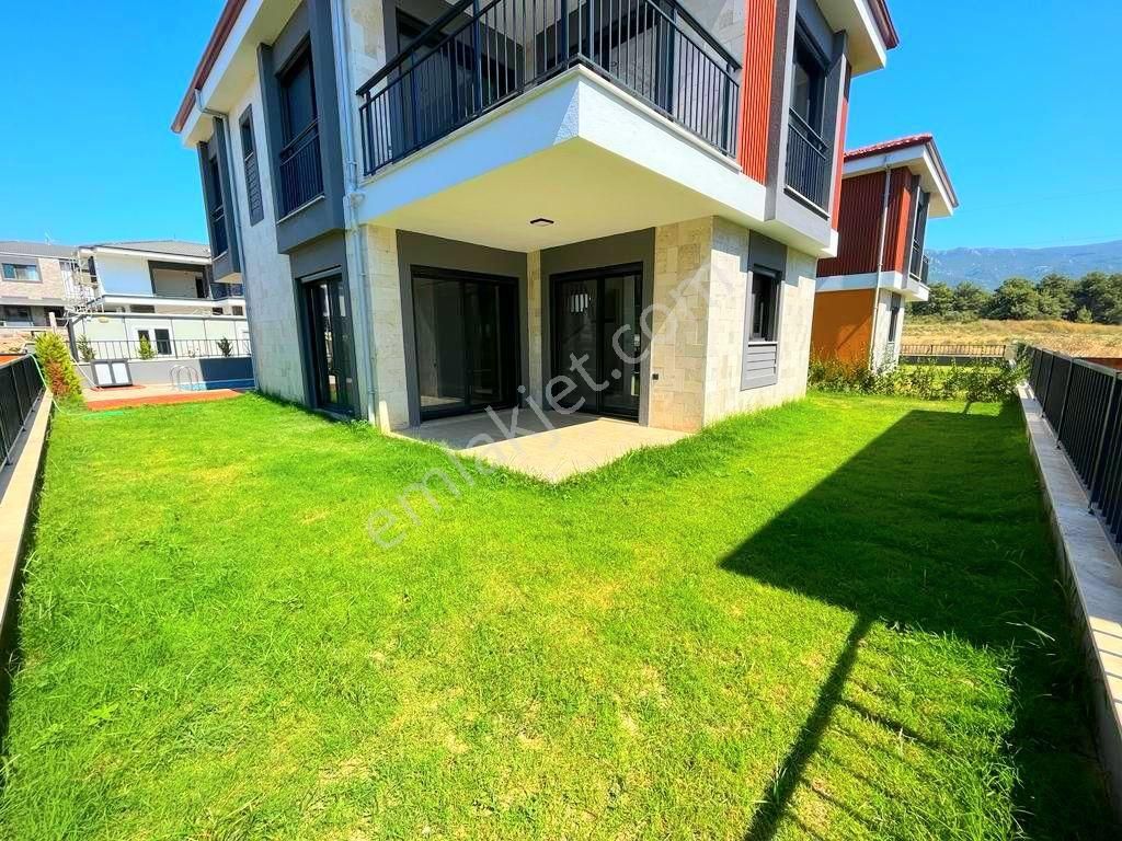 Davutlarda Özel Havuzlu Tek Müstakil Bahçeli 3+1 Sıfır Villa - Görsel 5