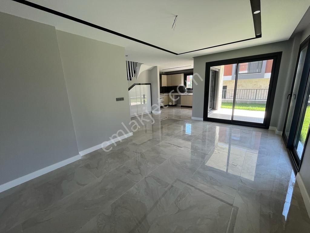 Davutlarda Özel Havuzlu Tek Müstakil Bahçeli 3+1 Sıfır Villa - Görsel 30