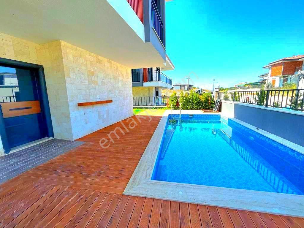 Davutlarda Özel Havuzlu Tek Müstakil Bahçeli 3+1 Sıfır Villa - Görsel 9