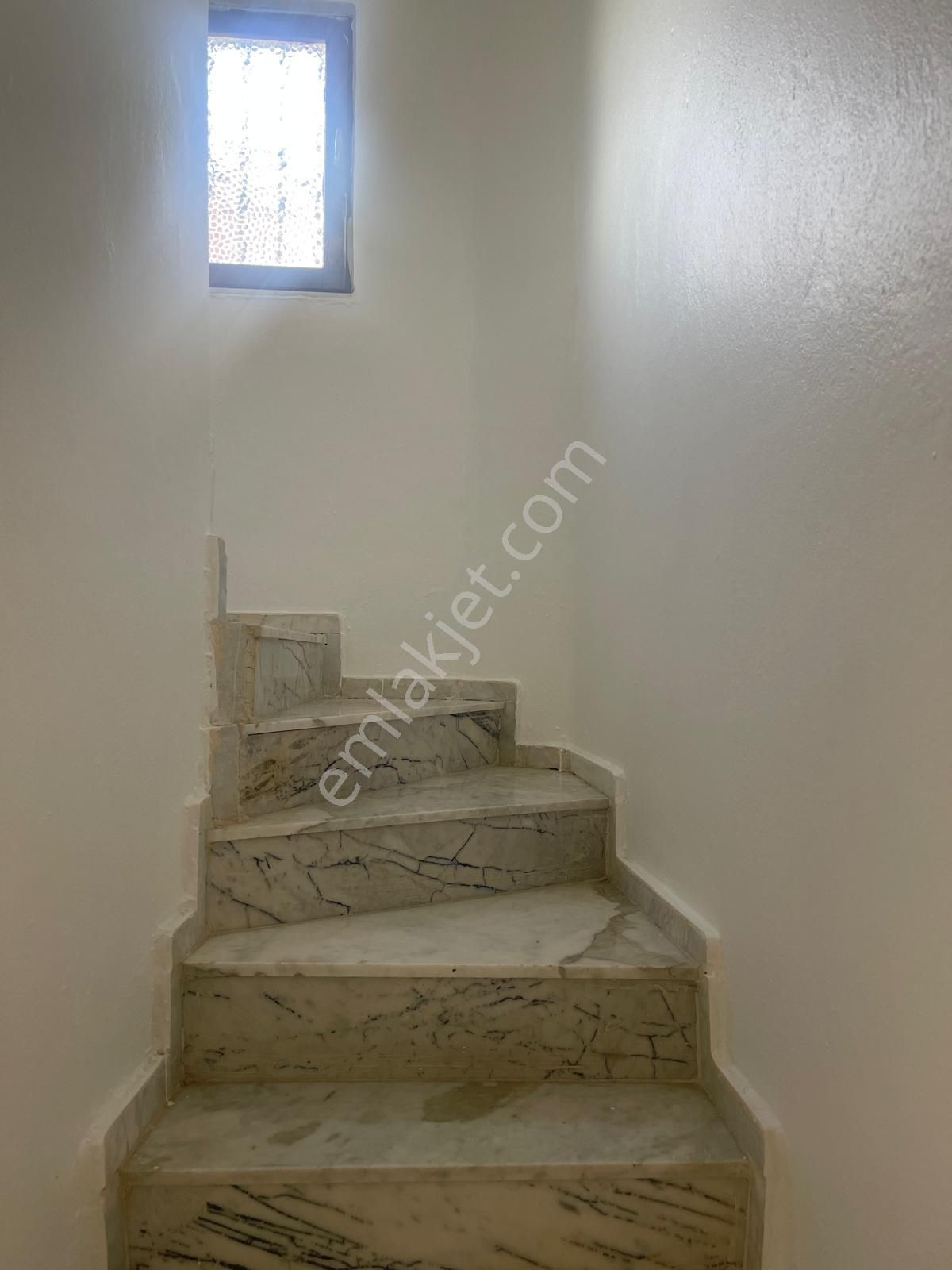 Dikili Salihler Satılık 160 M2 Tripleks 4+1 Villa - Görsel 13