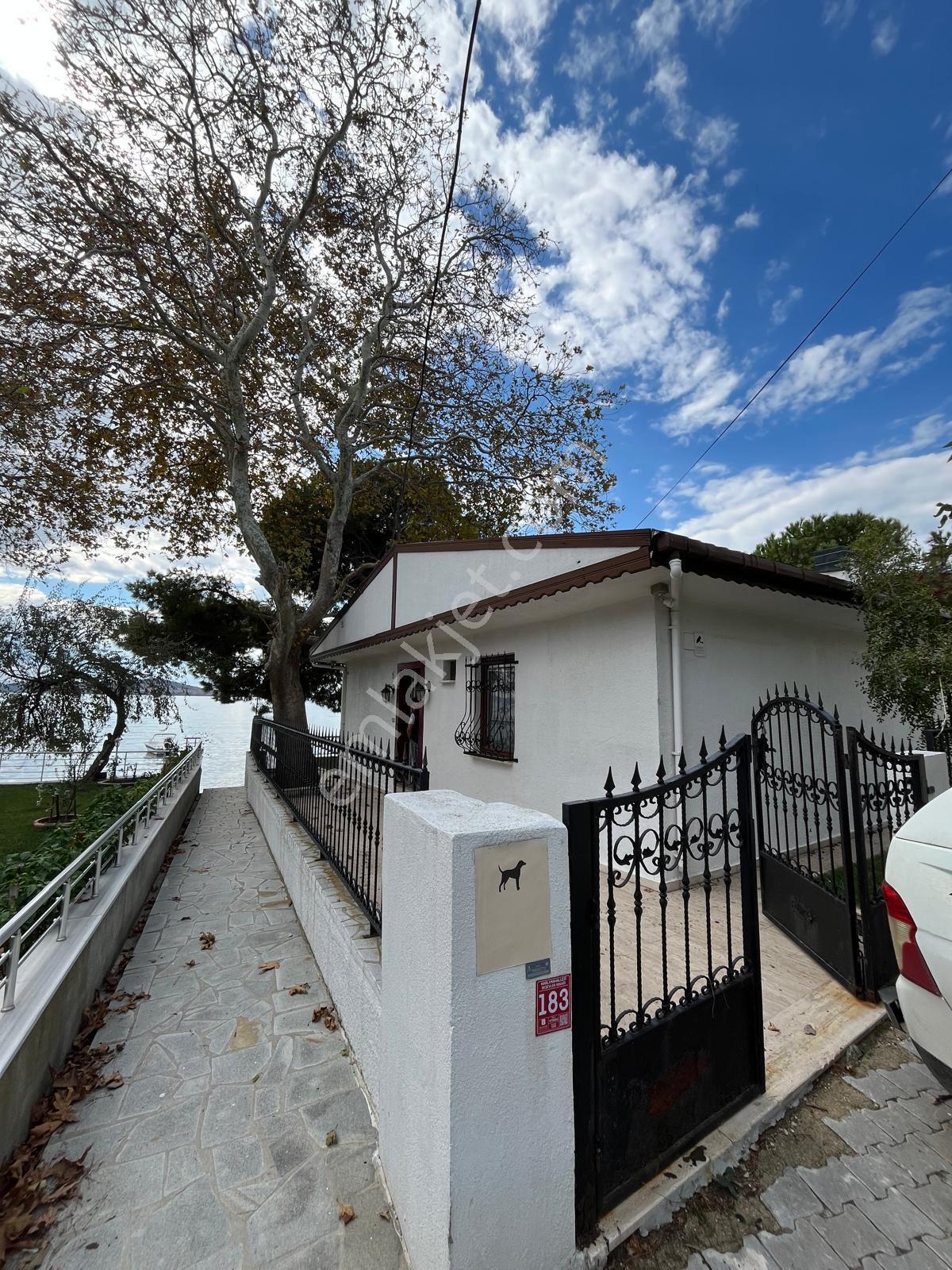 Se&as'tan Erdek Narlı'da Denize Sıfır ,kayıkhaneli, Bahçeli Fırsat Villa! - Görsel 4