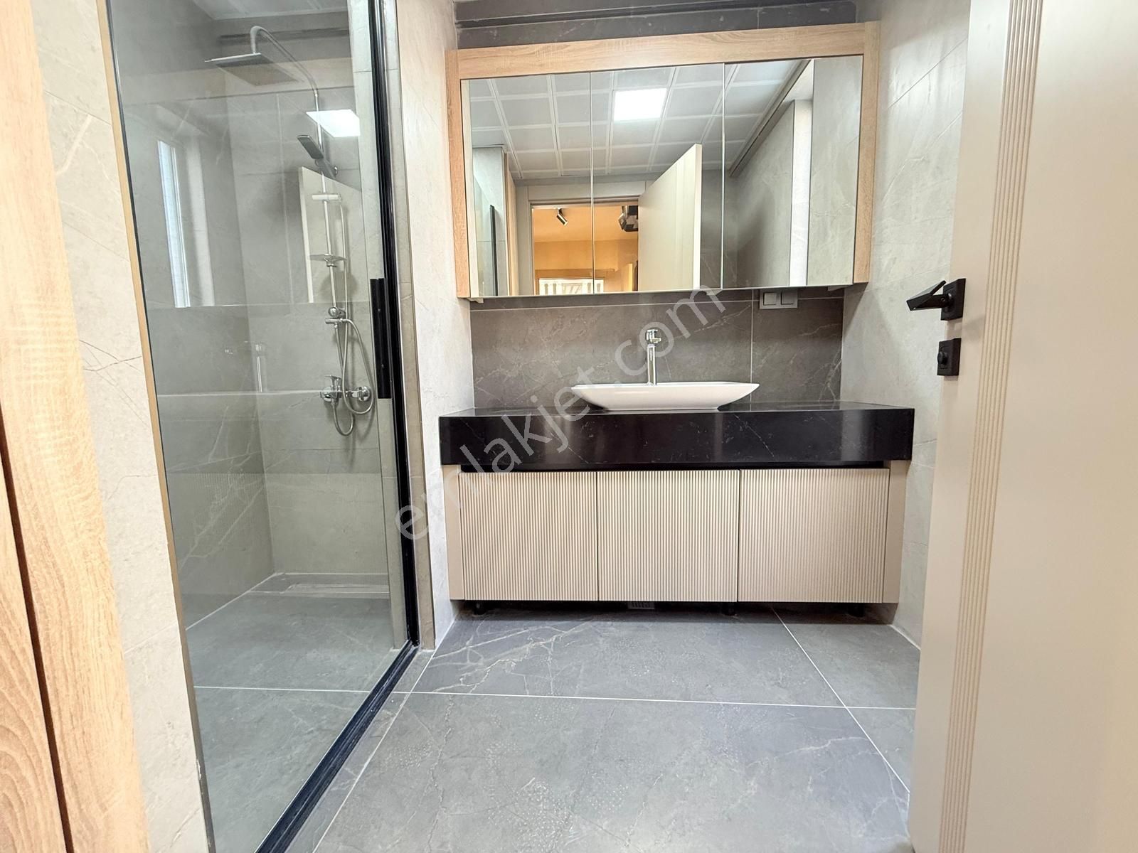 Ovacık Bulvar Yanı 4+1 Lüks Yapıda 3 Banyolu 190m² Net Daire - Görsel 6