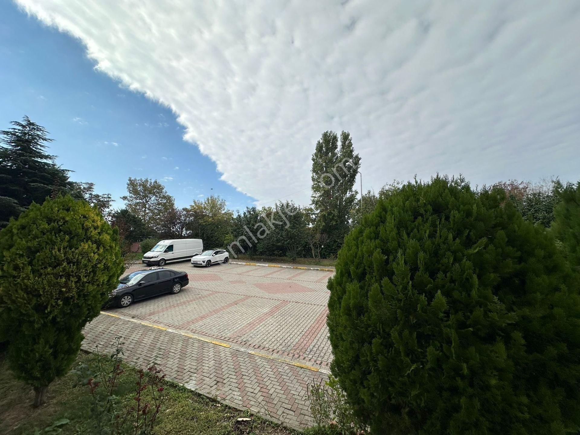 Beylikdüzü Yakuplu Marmara İhlas Marmara Evleri 1. Kısım Da Kısa Katlı D Bloklarda Kiralık Daire - Görsel 30