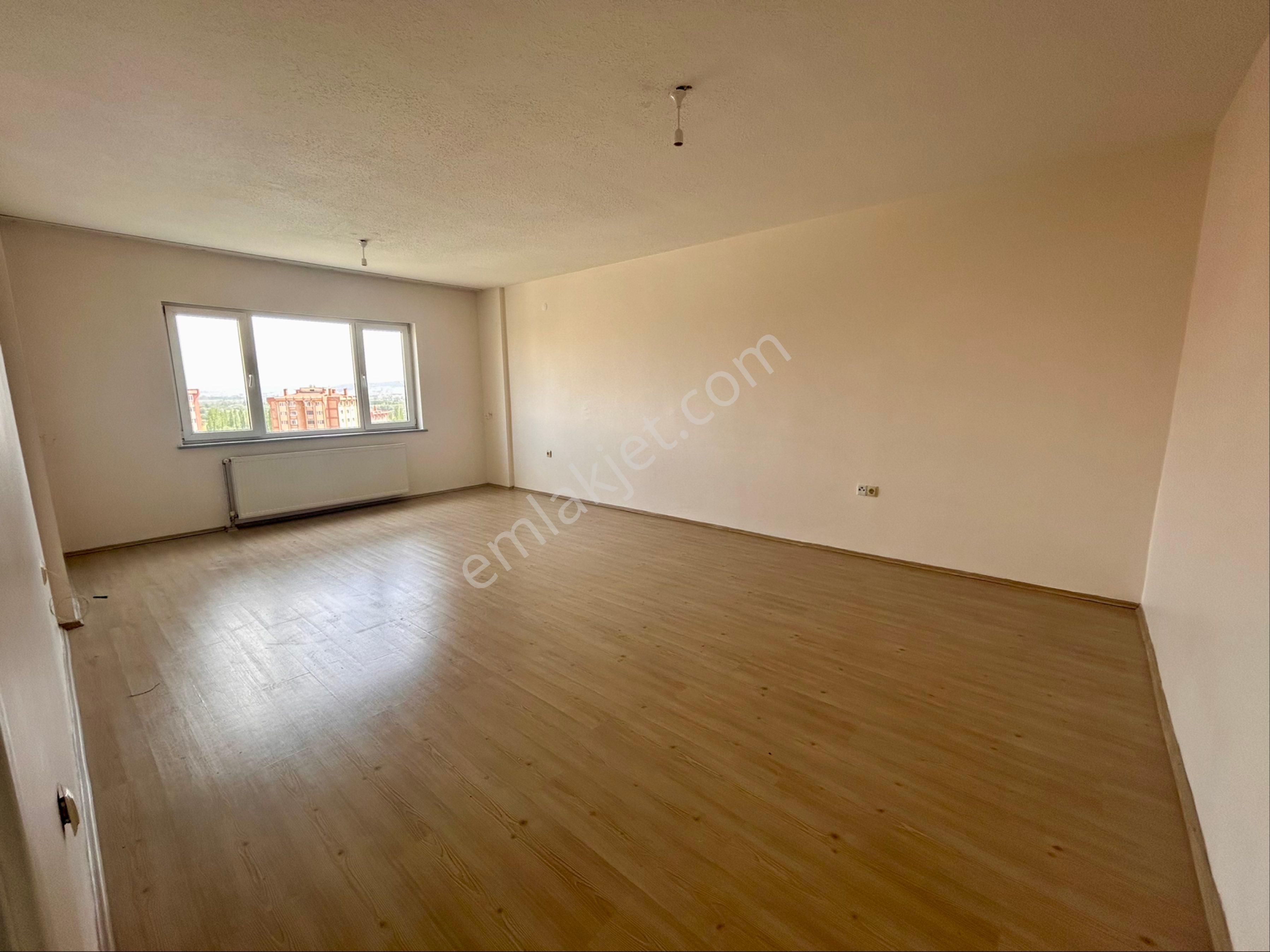 Pay Emlak'tan Satılık Dört Dörtlük En Güzel Konumda 3+1 Daire - Görsel 12