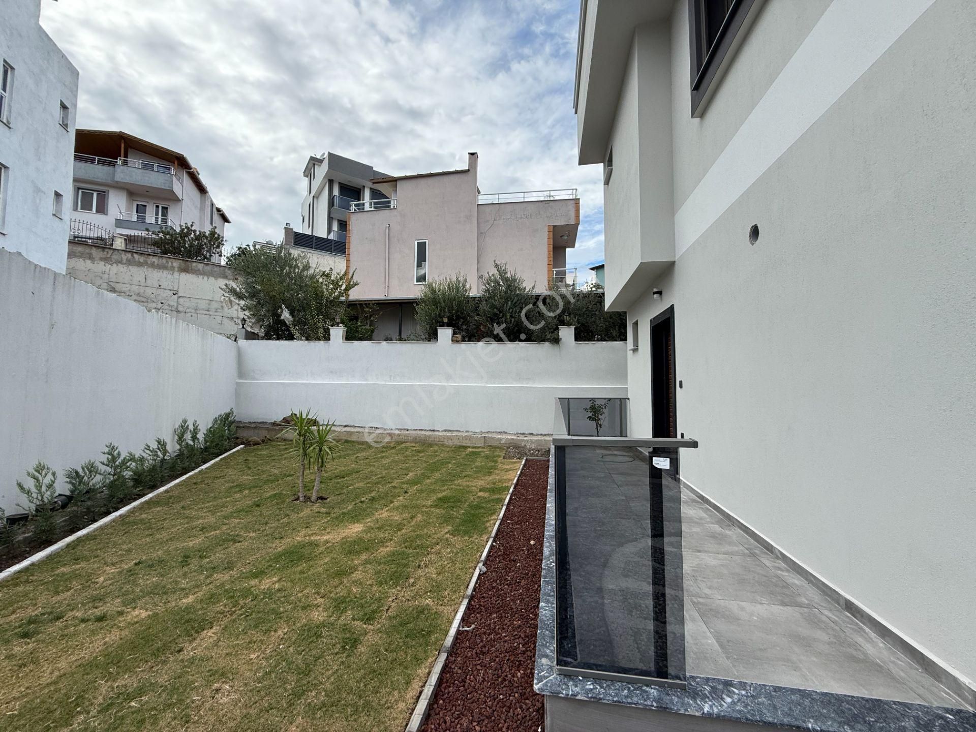 Seferihisar Akarca’da Denize Yürüme Mesafesinde Bahçeli Villa - Görsel 20