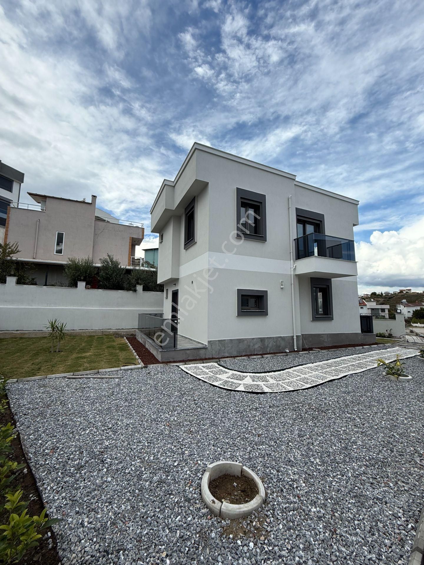 Seferihisar Akarca’da Denize Yürüme Mesafesinde Bahçeli Villa - Görsel 4