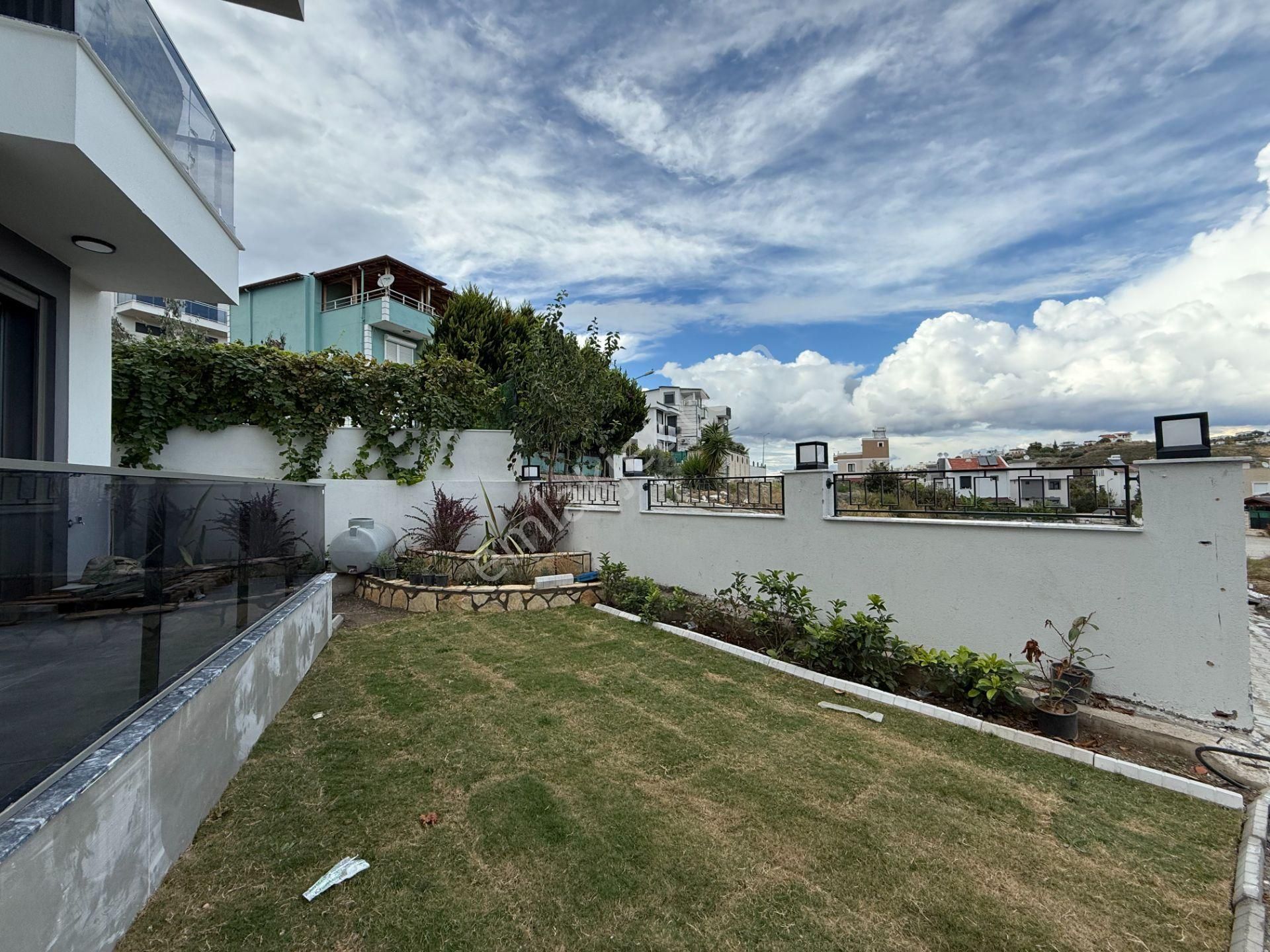 Seferihisar Akarca’da Denize Yürüme Mesafesinde Bahçeli Villa - Görsel 22