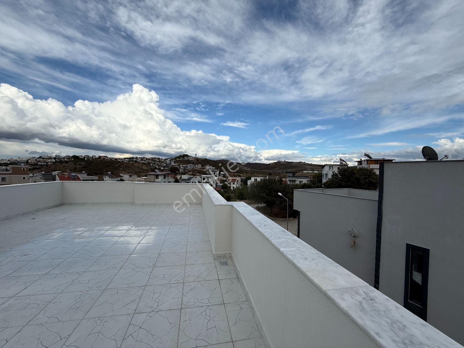 Seferihisar Akarca’da Denize Yürüme Mesafesinde Bahçeli Villa - Görsel 26