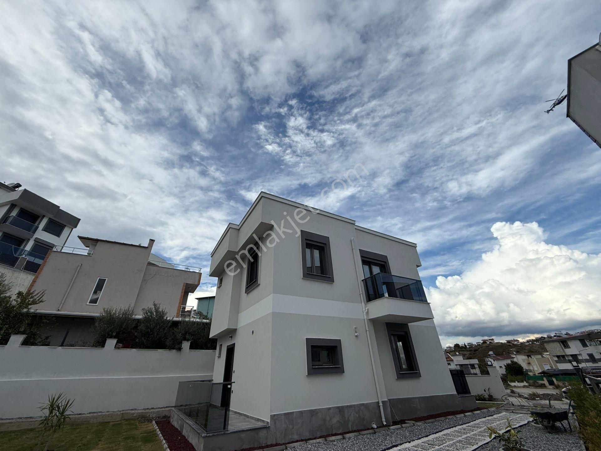 Seferihisar Akarca’da Denize Yürüme Mesafesinde Bahçeli Villa - Görsel 30