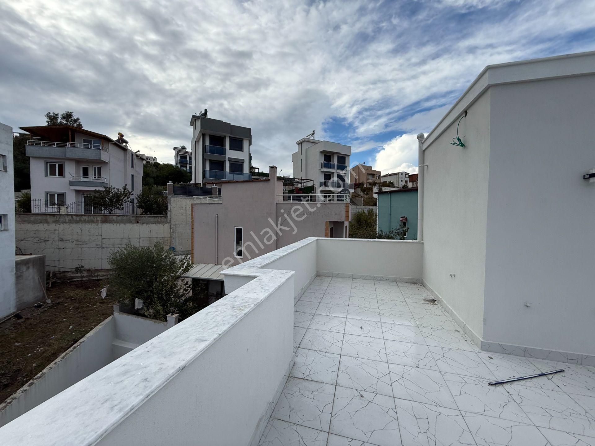 Seferihisar Akarca’da Denize Yürüme Mesafesinde Bahçeli Villa - Görsel 27