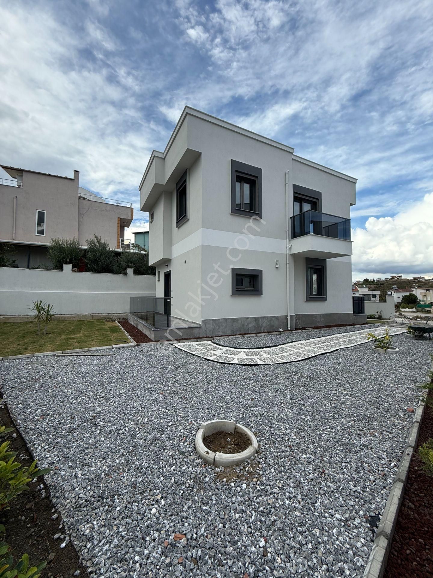 Seferihisar Akarca’da Denize Yürüme Mesafesinde Bahçeli Villa - Görsel 29