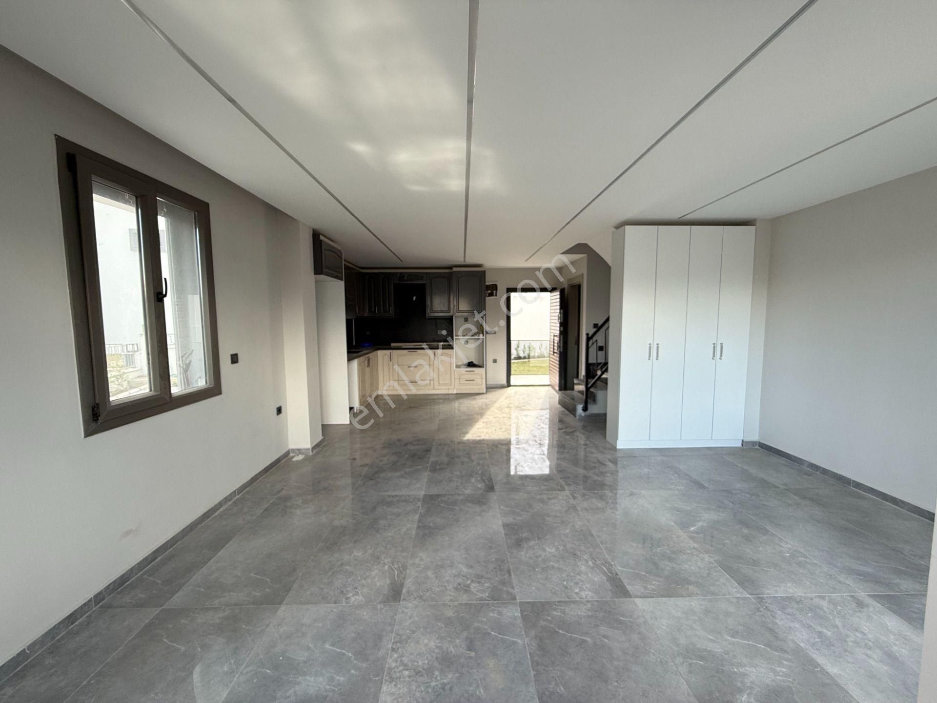 Seferihisar Akarca’da Denize Yürüme Mesafesinde Bahçeli Villa - Görsel 5