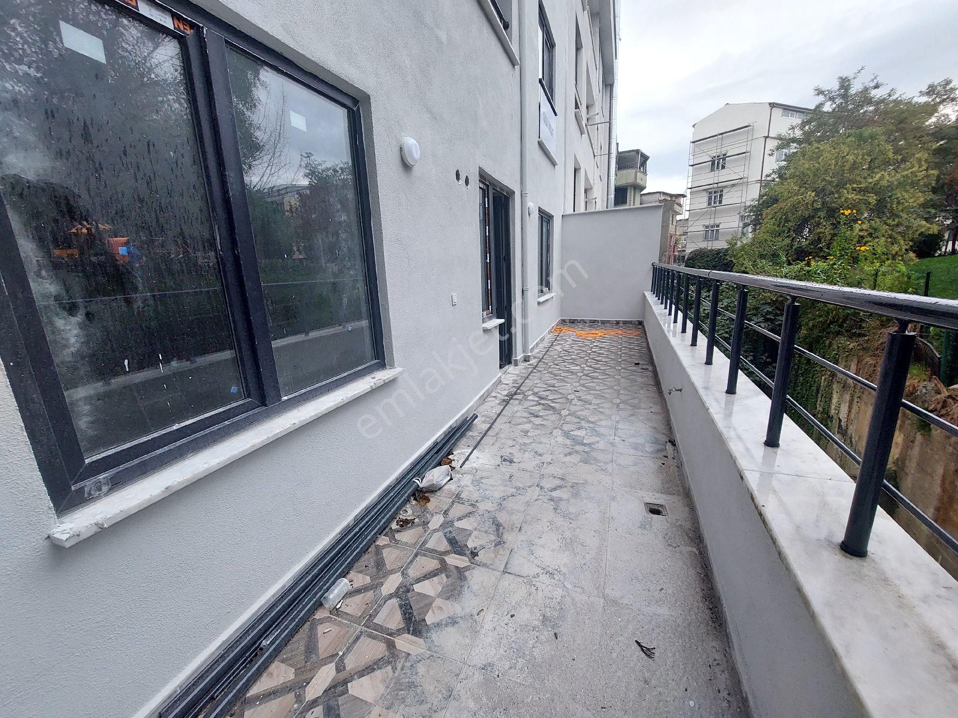 Gaziosmanpaşa Küçükköy Beşyol De Satılık Daire Birinci Kat Balkonlu 2+1 115 M2 - Görsel 20